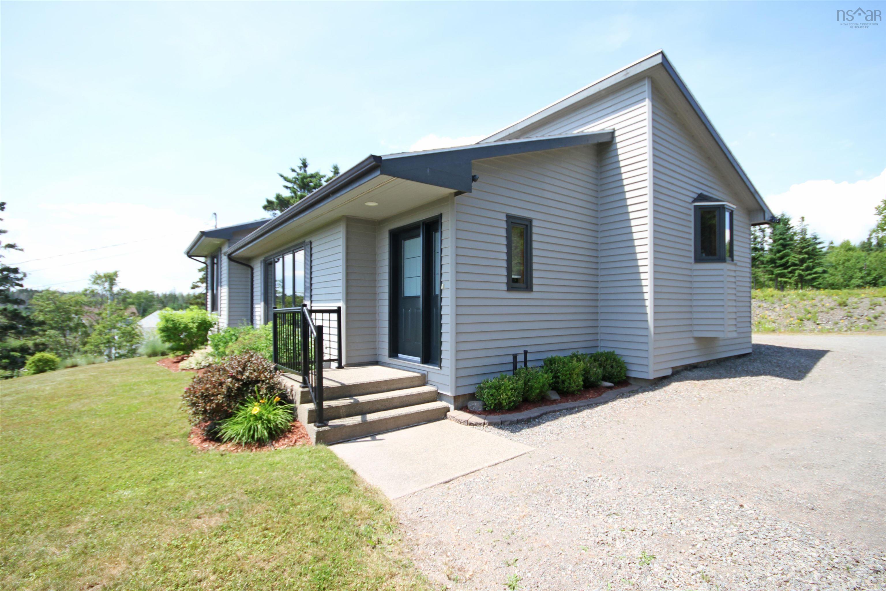 $469,900.00: 351 Lochside Road, D