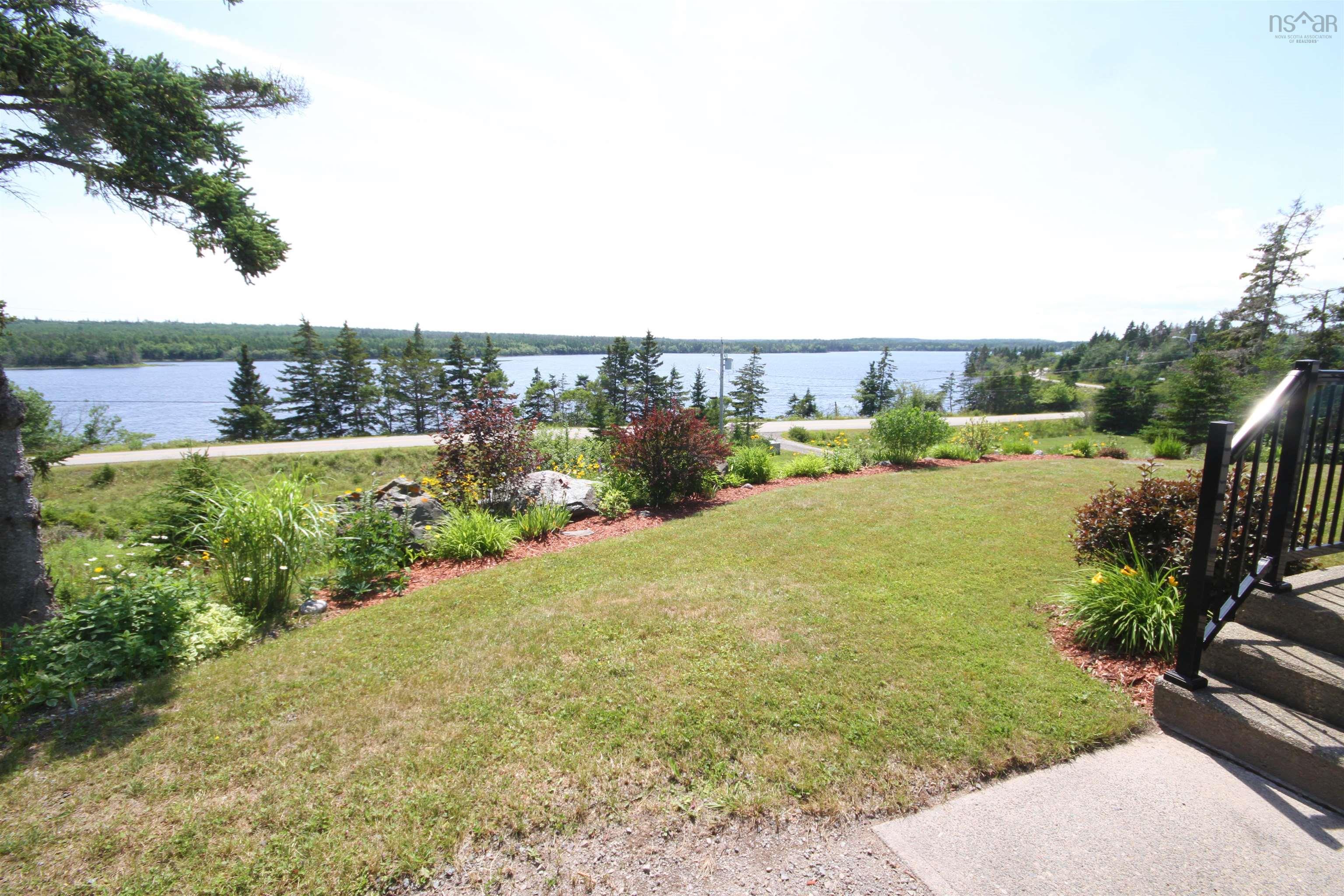 $469,900.00: 351 Lochside Road, D