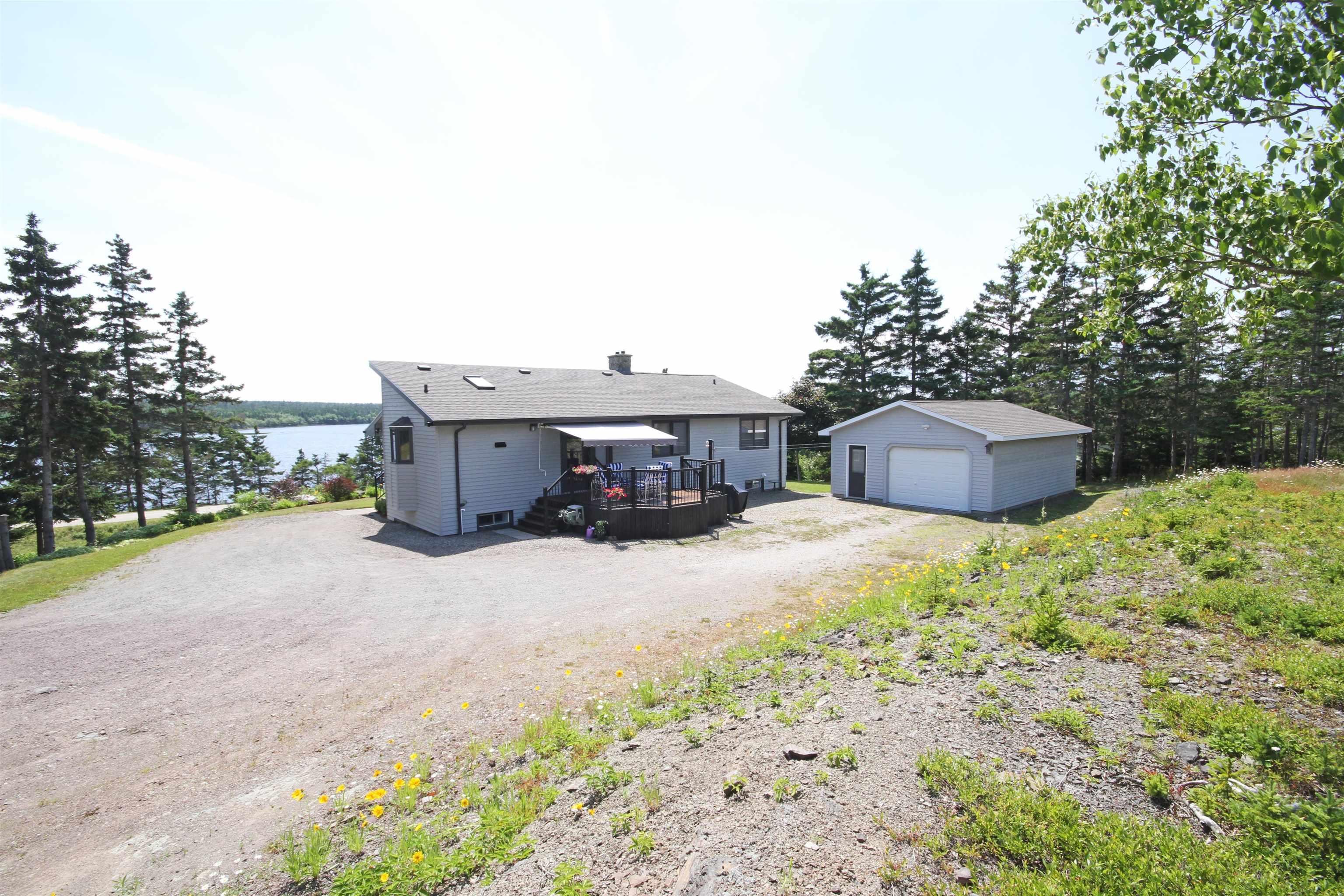 $469,900.00: 351 Lochside Road, D
