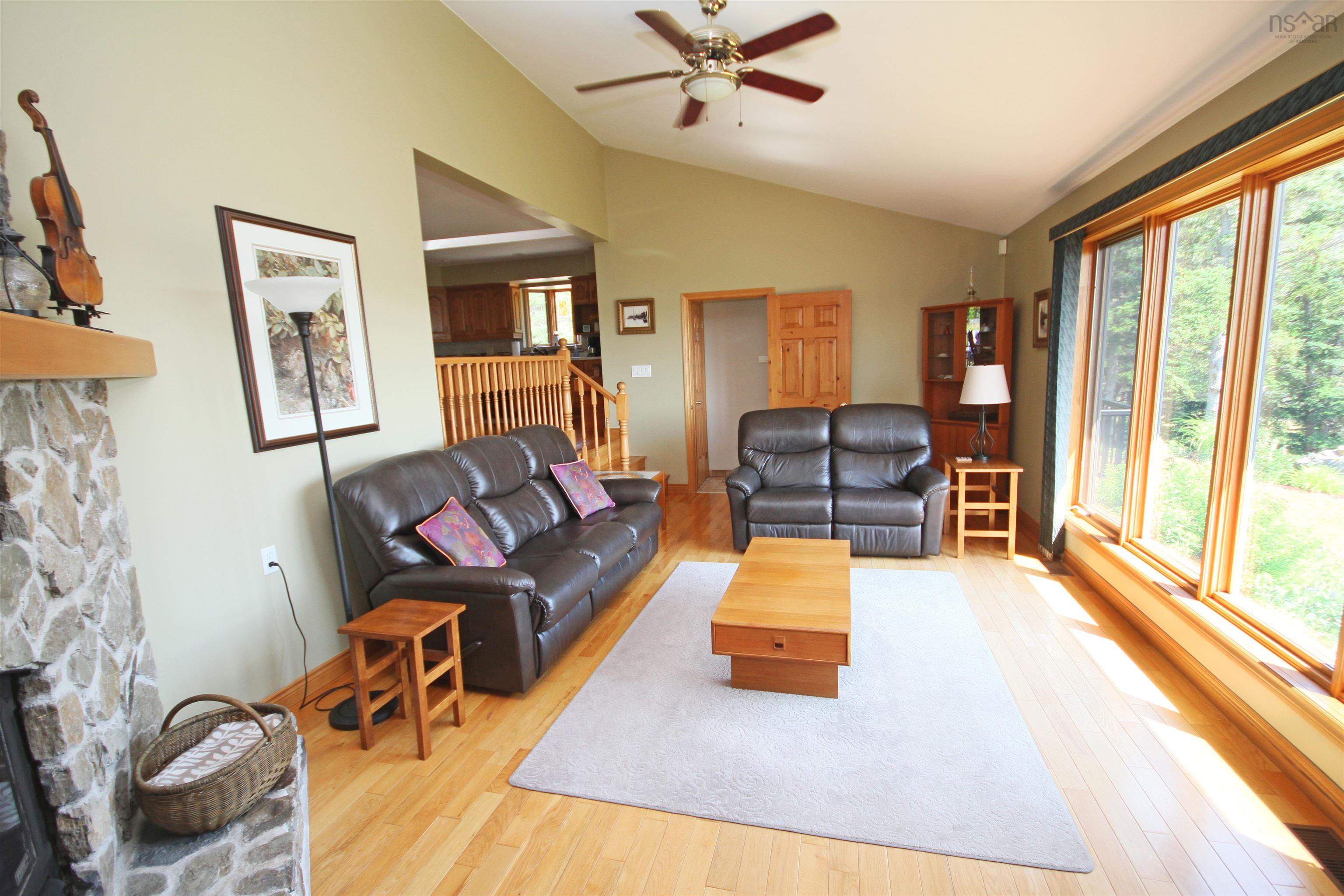 $469,900.00: 351 Lochside Road, D
