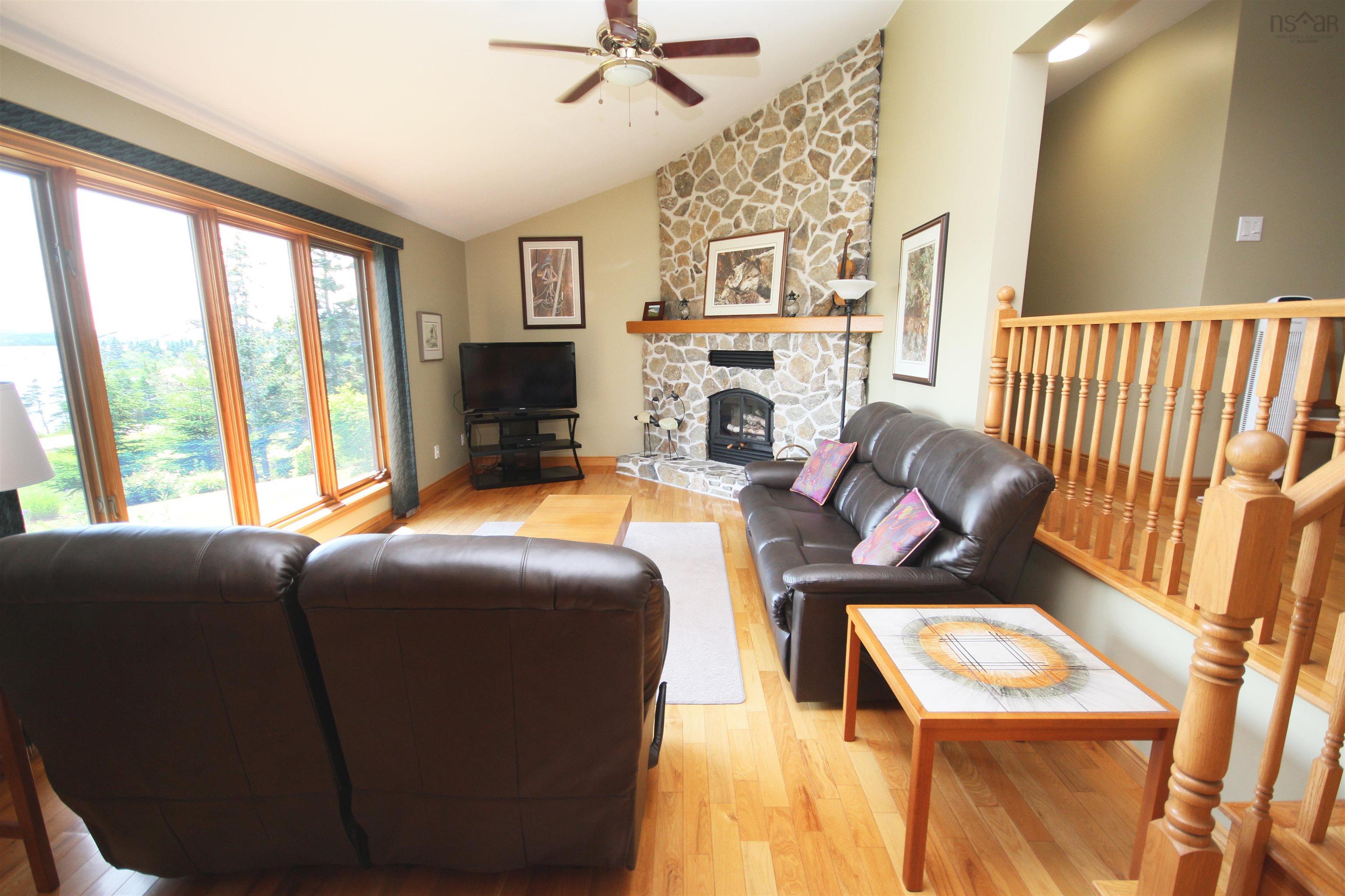 $469,900.00: 351 Lochside Road, D