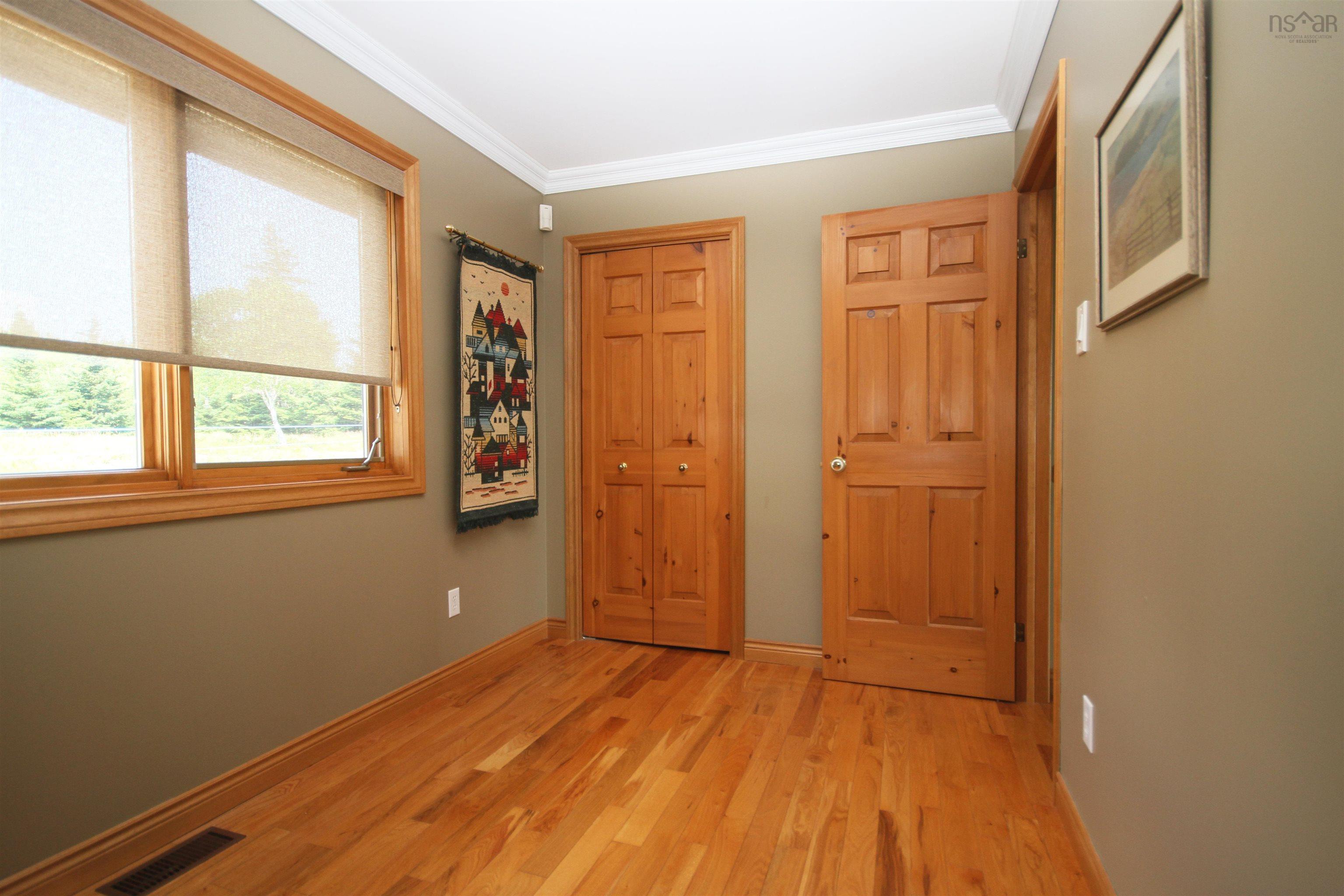 $469,900.00: 351 Lochside Road, D