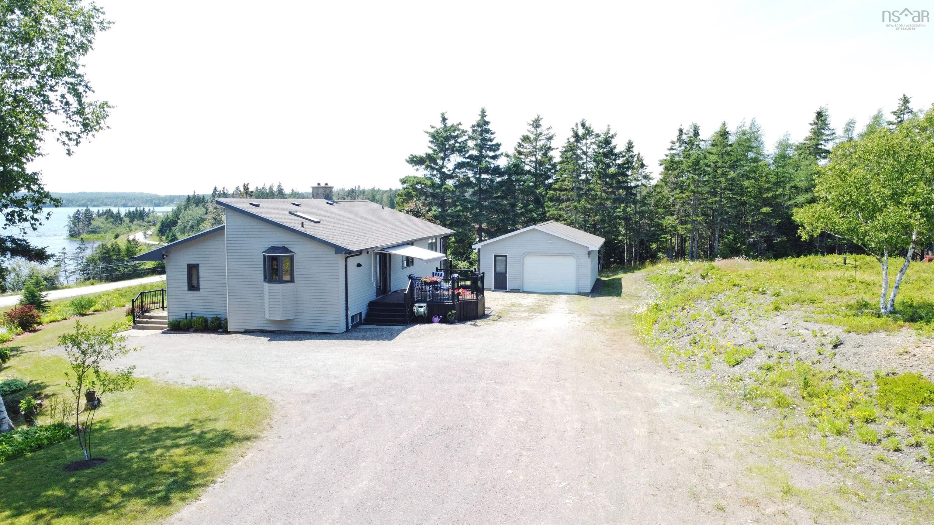 $469,900.00: 351 Lochside Road, D