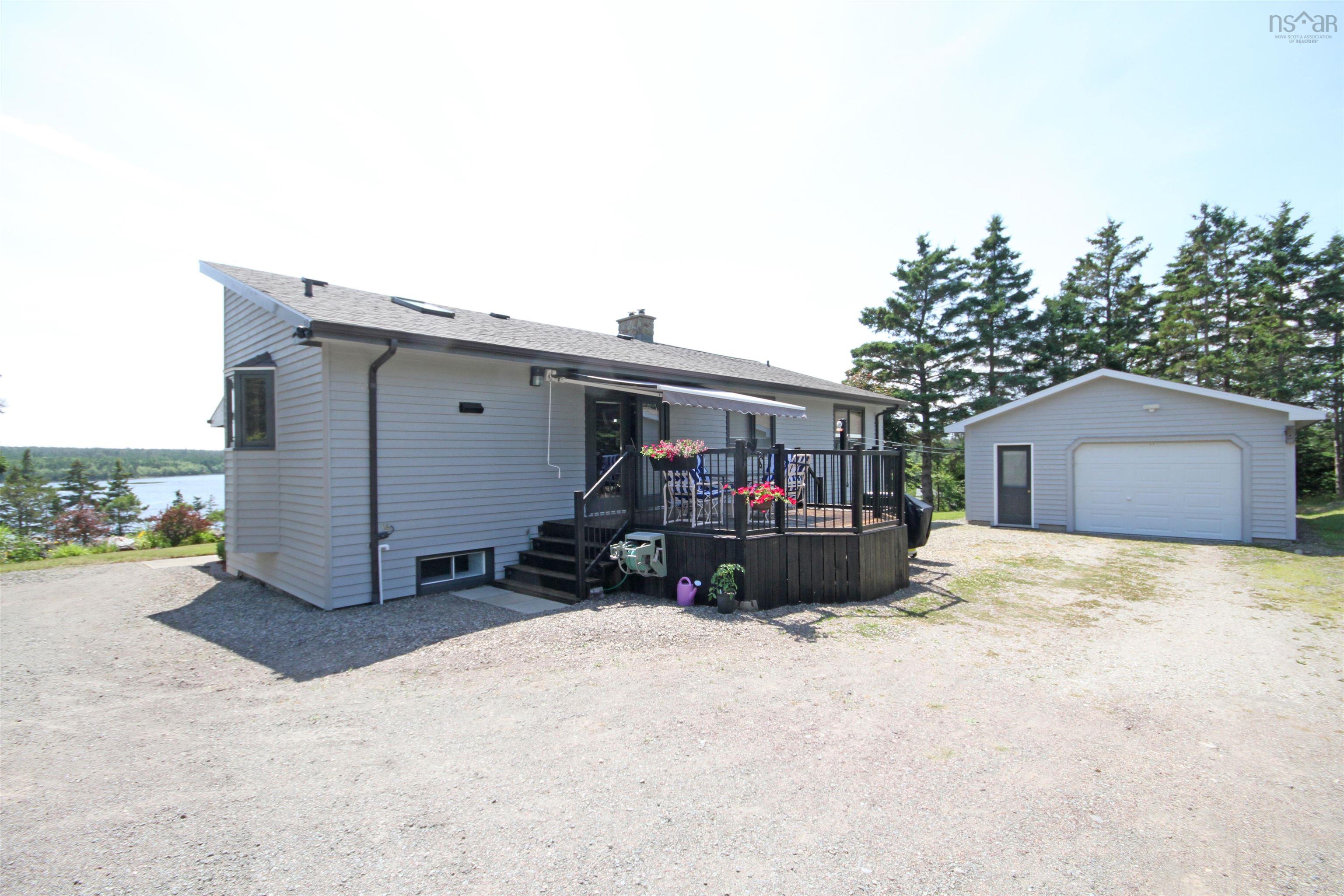 $469,900.00: 351 Lochside Road, D