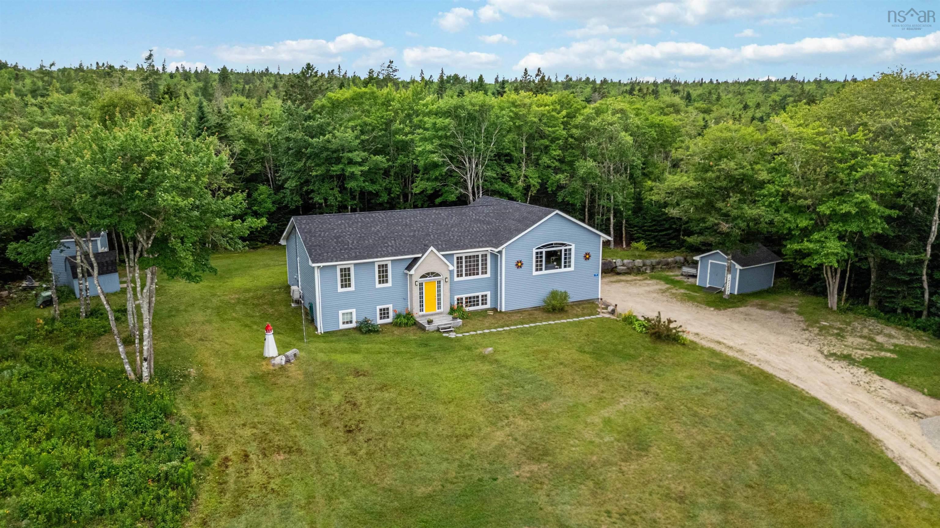 $684,900.00: 19 Mona Marie Lane, Fox Point