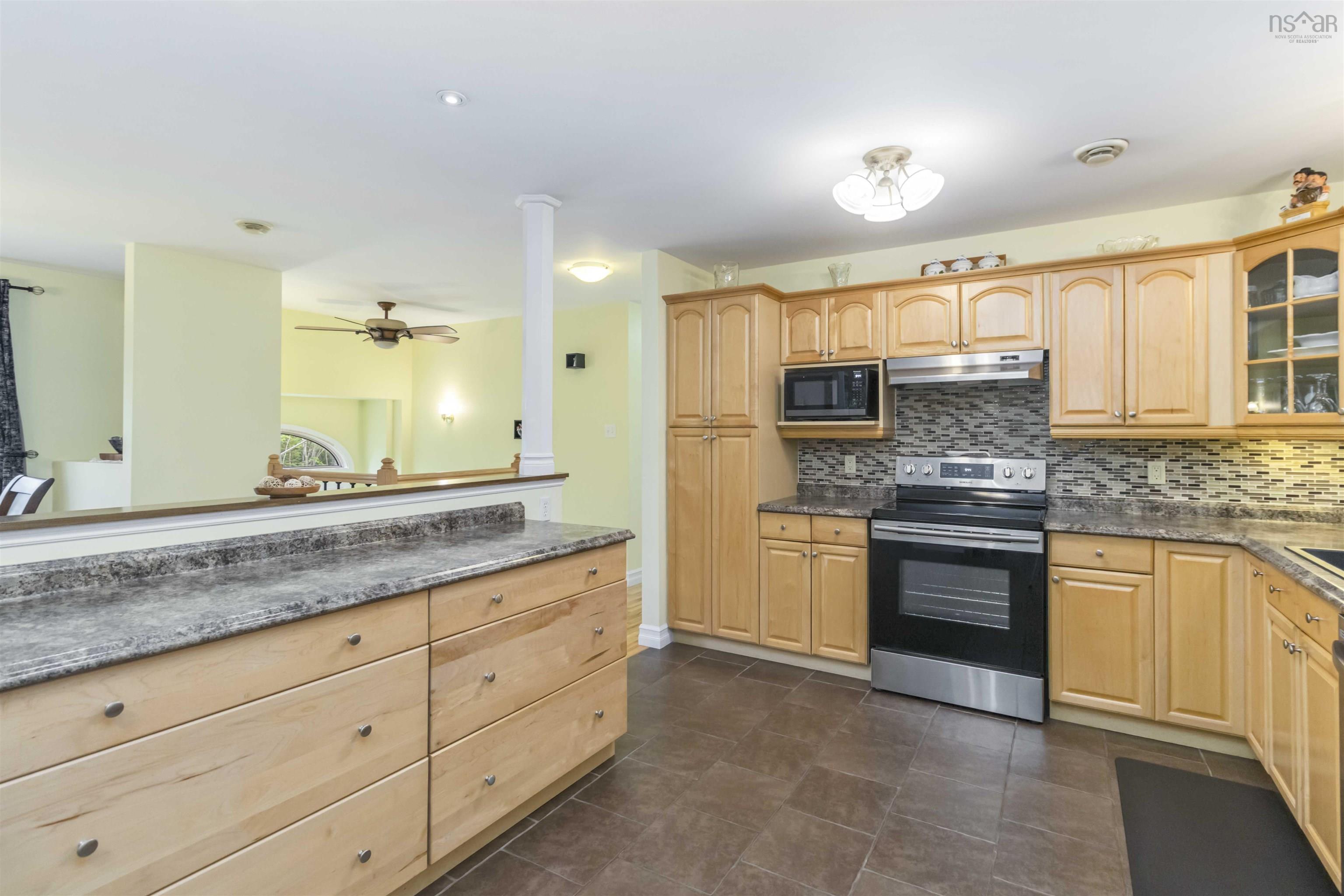 $684,900.00: 19 Mona Marie Lane, Fox Point