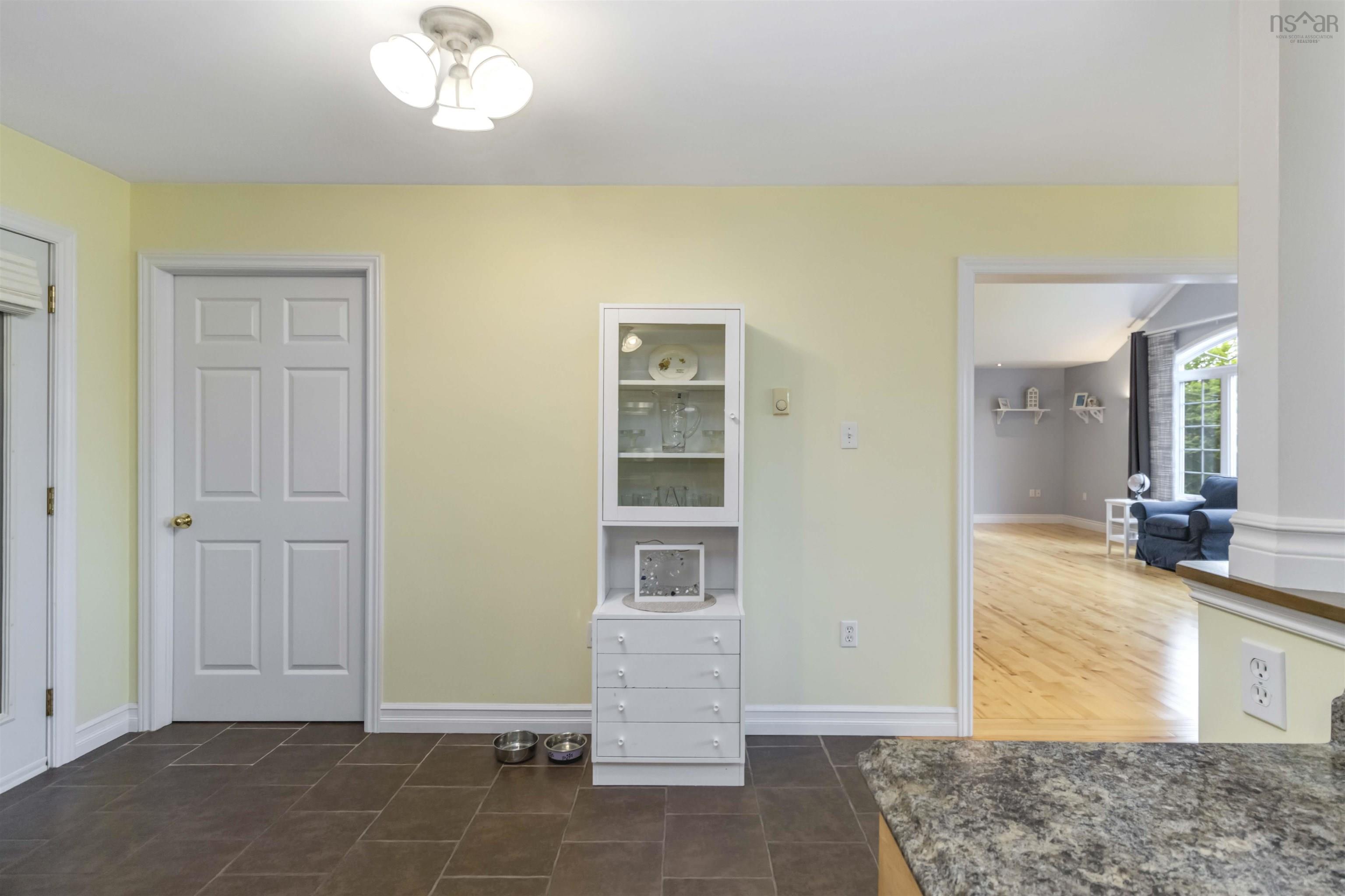 $684,900.00: 19 Mona Marie Lane, Fox Point