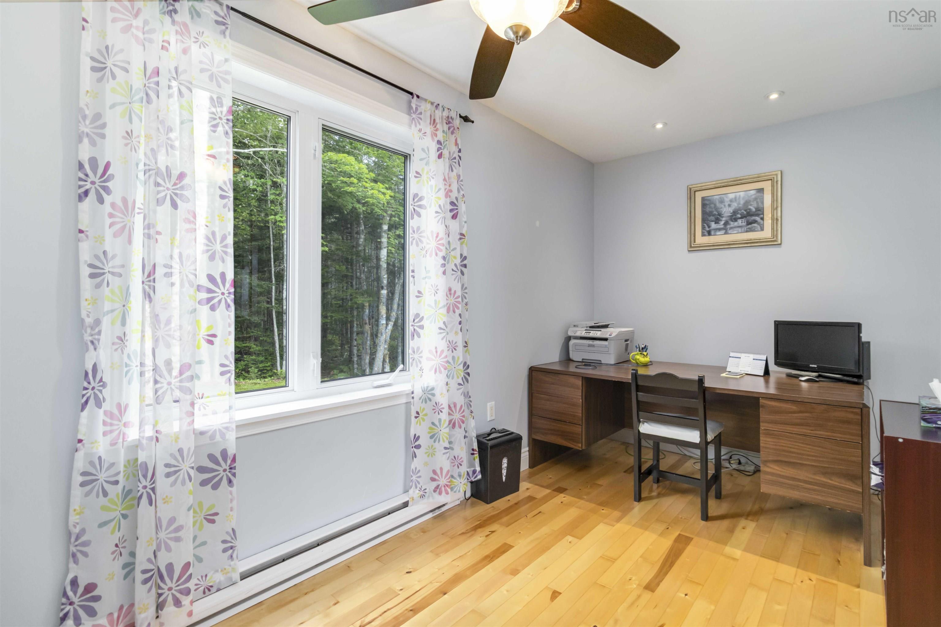 $684,900.00: 19 Mona Marie Lane, Fox Point