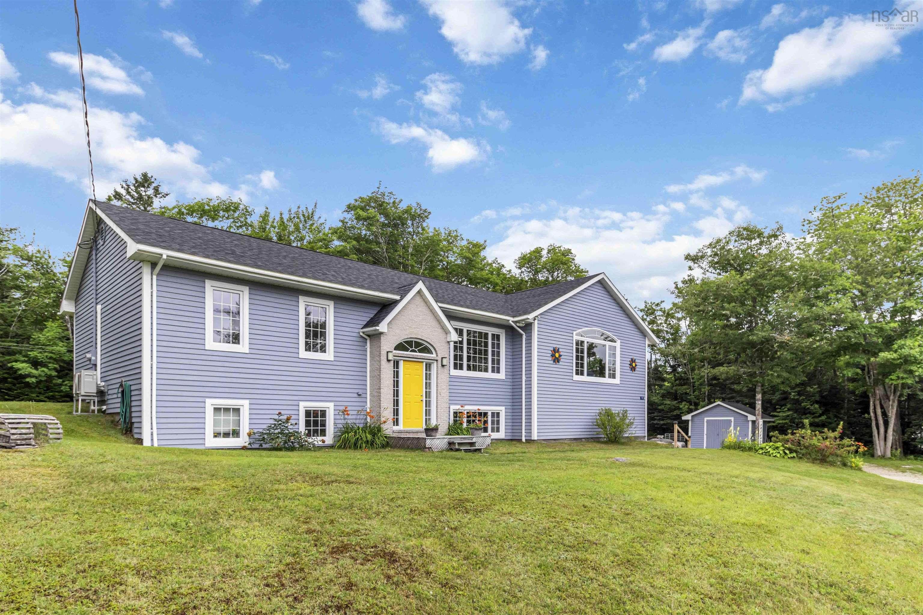 $684,900.00: 19 Mona Marie Lane, Fox Point