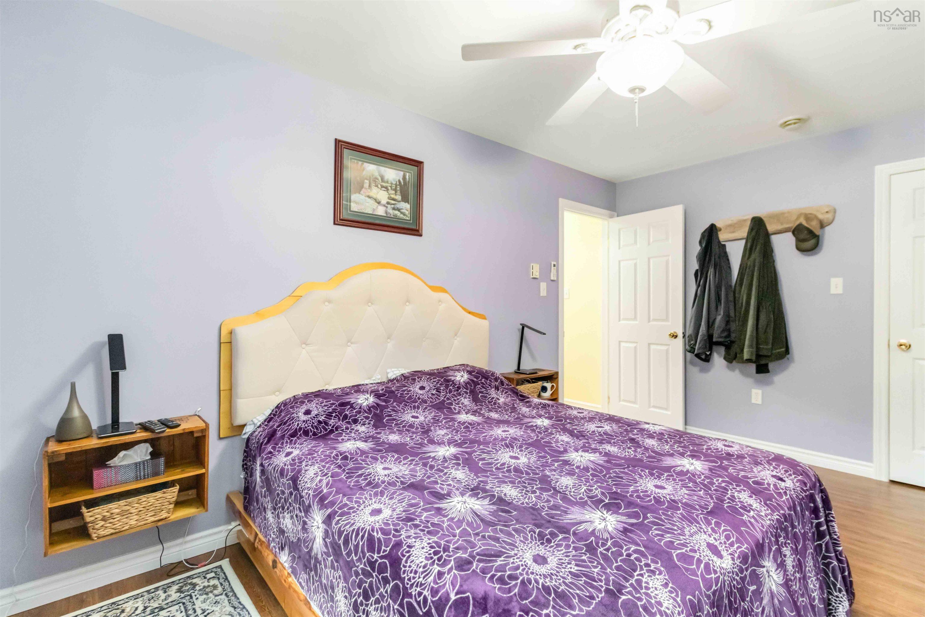 $684,900.00: 19 Mona Marie Lane, Fox Point