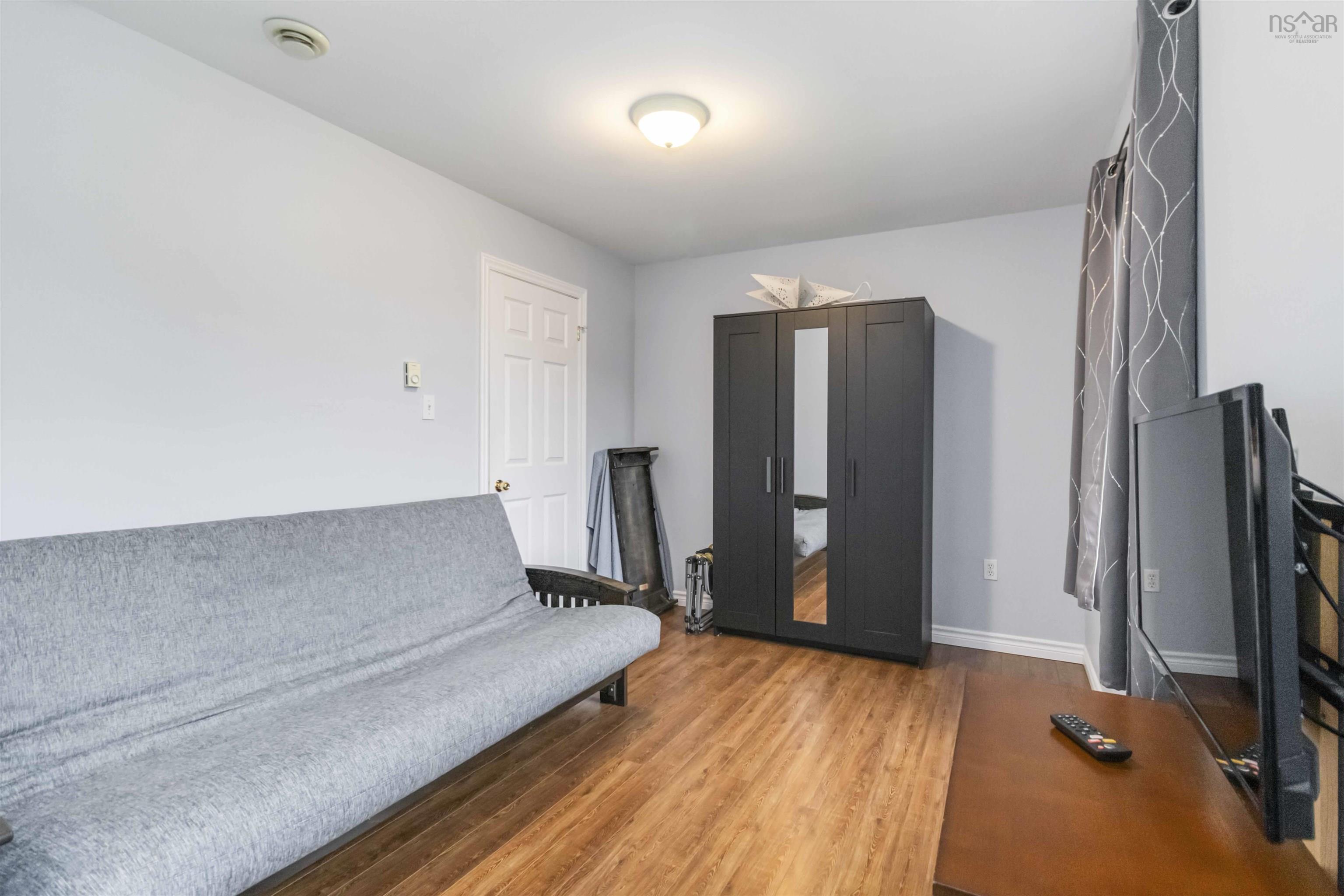 $684,900.00: 19 Mona Marie Lane, Fox Point