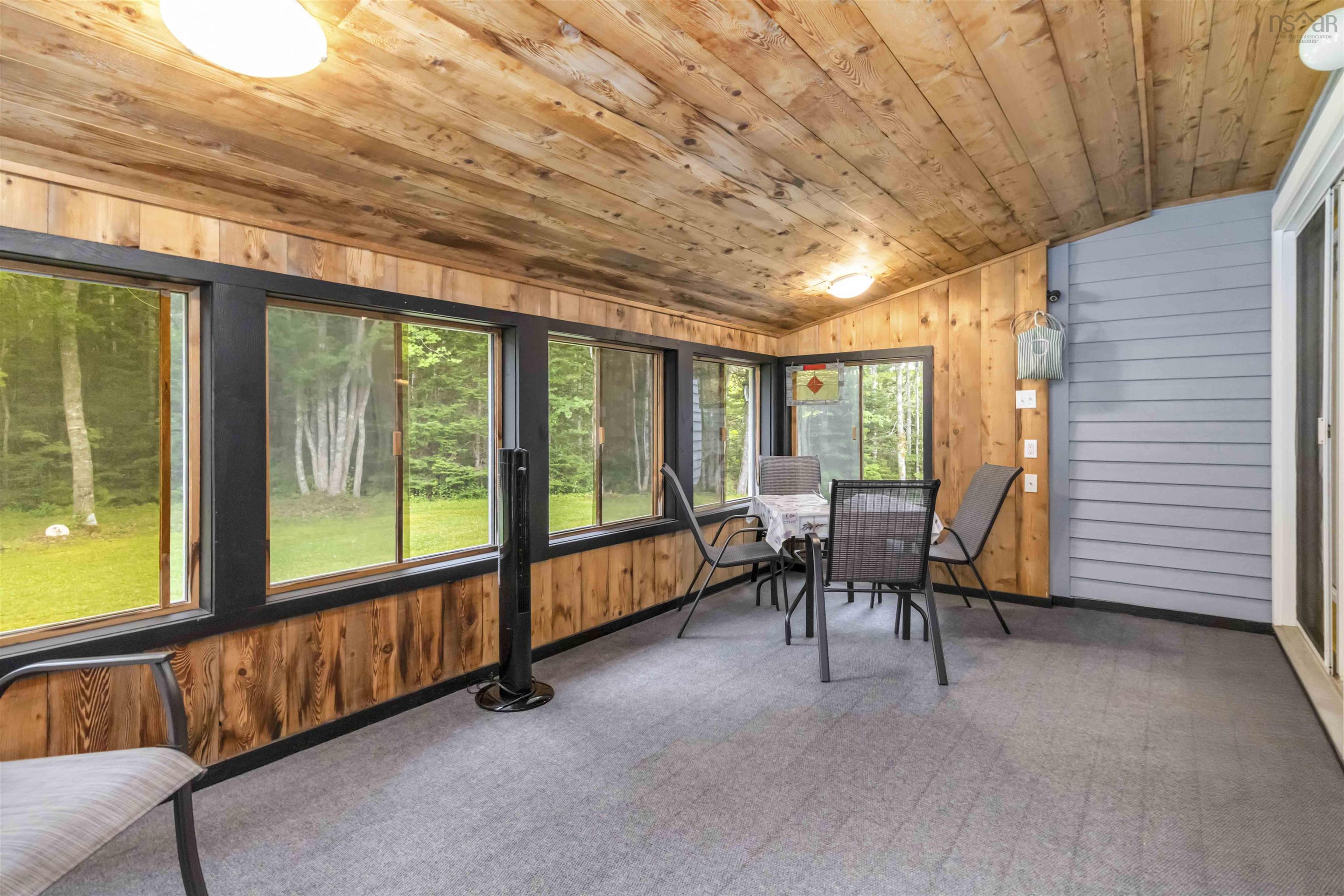 $684,900.00: 19 Mona Marie Lane, Fox Point