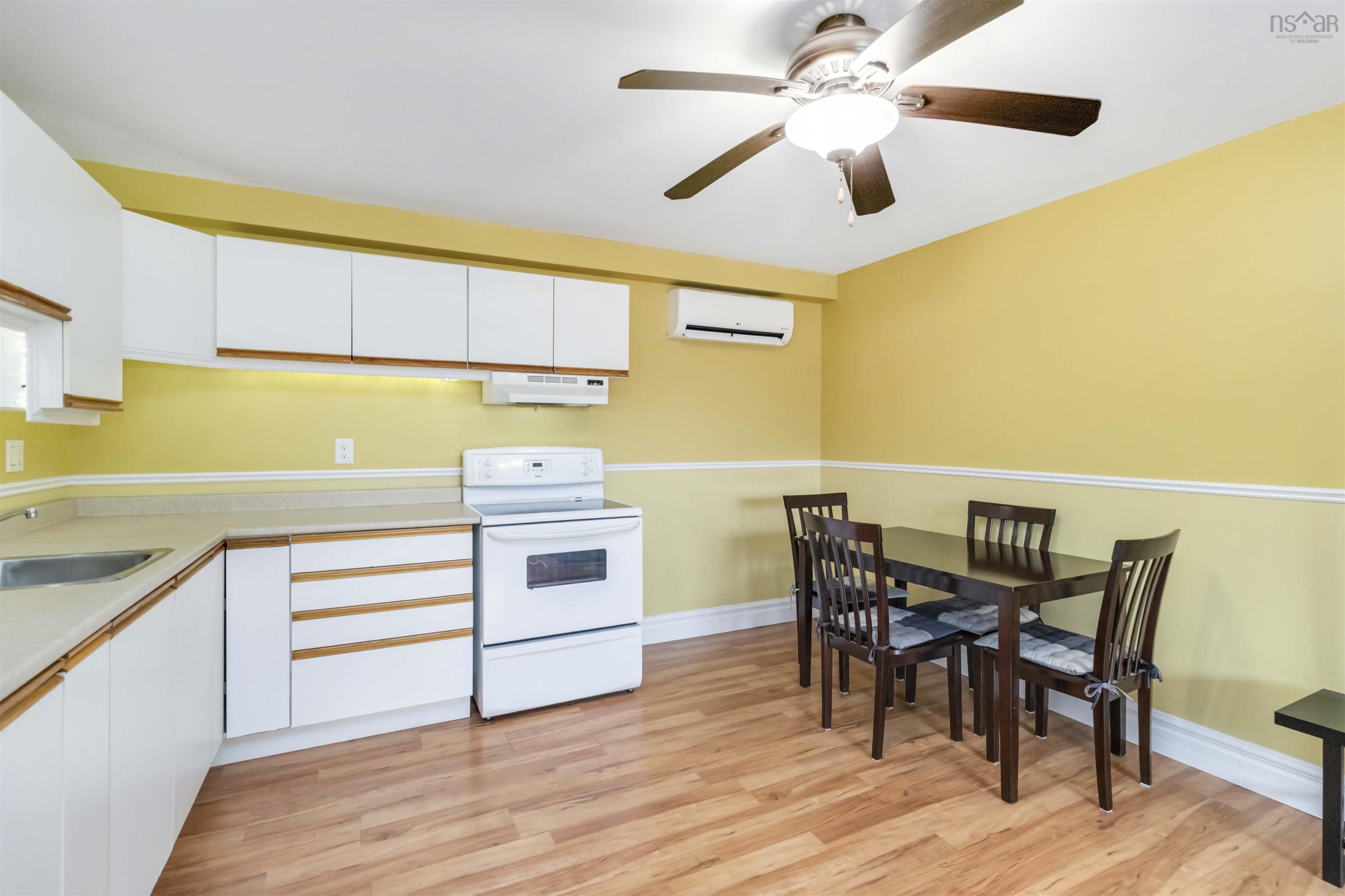 $684,900.00: 19 Mona Marie Lane, Fox Point