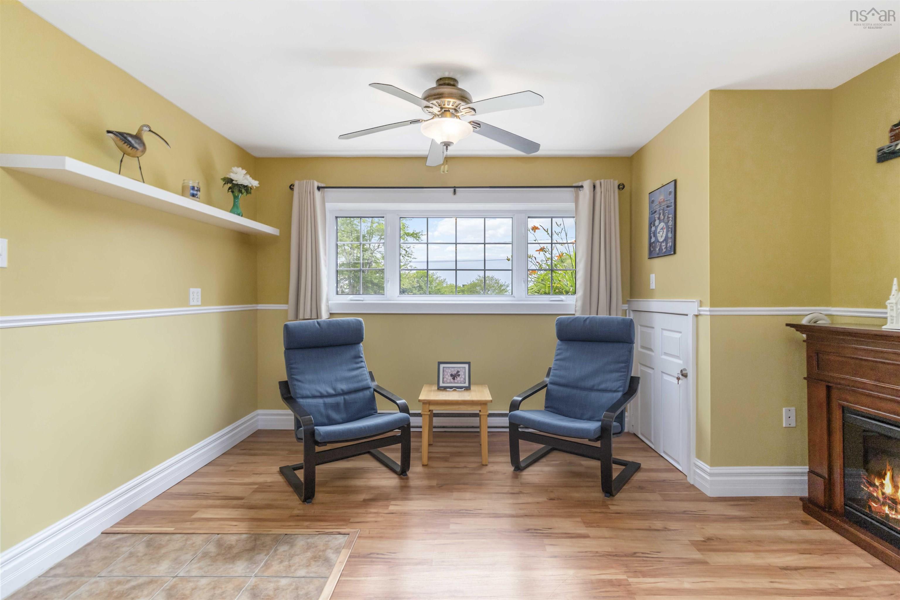 $684,900.00: 19 Mona Marie Lane, Fox Point