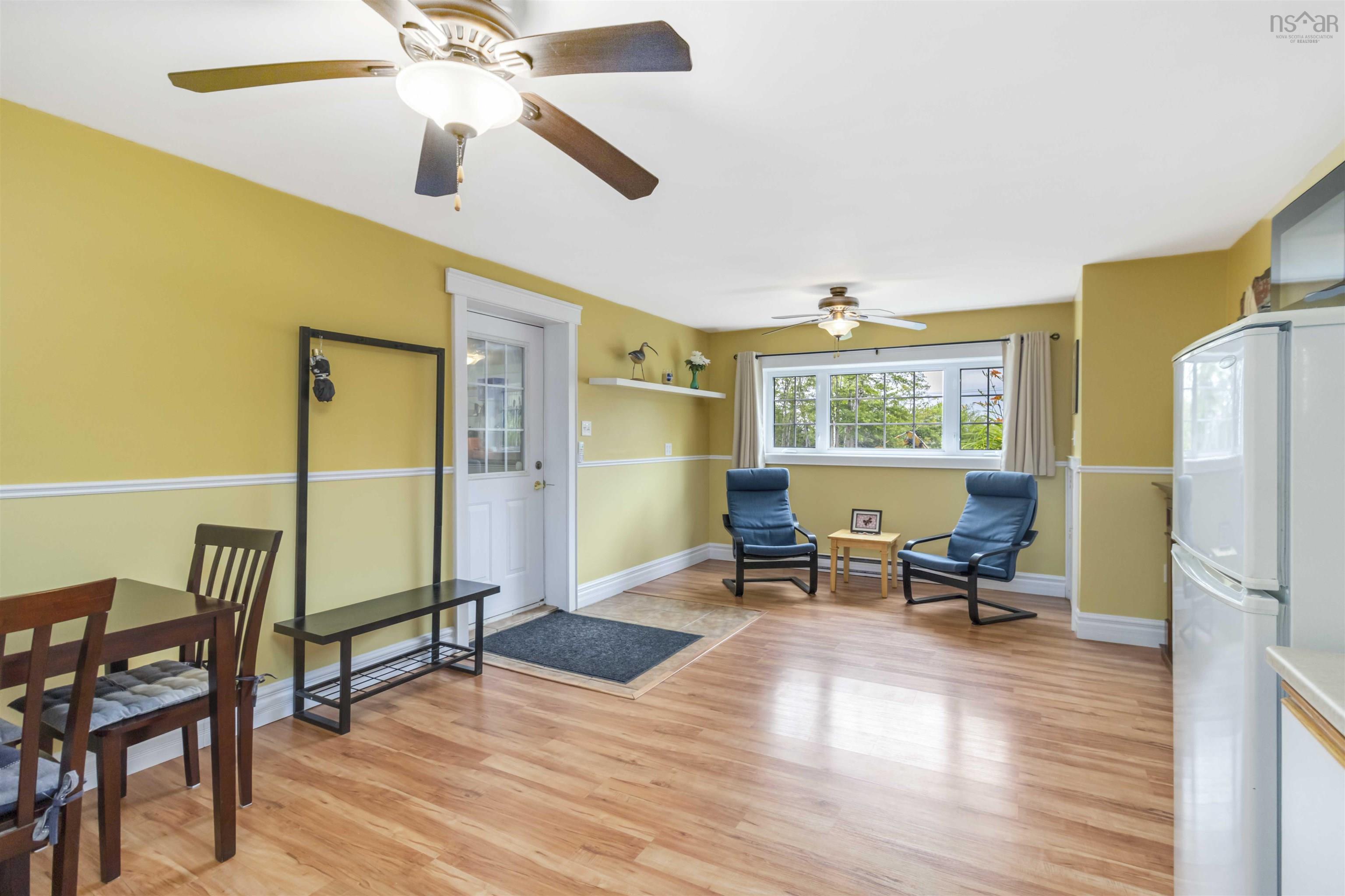 $684,900.00: 19 Mona Marie Lane, Fox Point