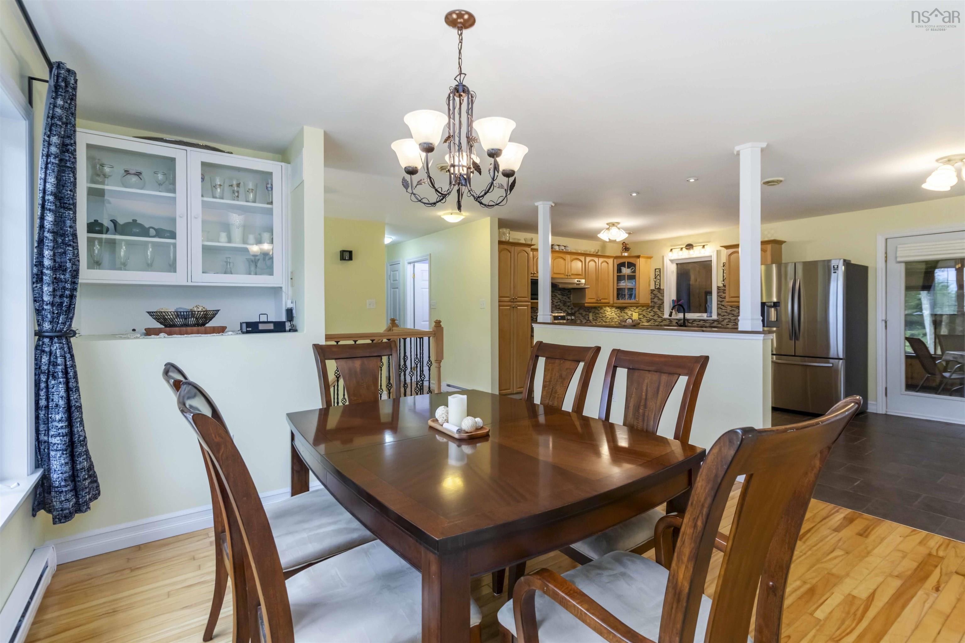 $684,900.00: 19 Mona Marie Lane, Fox Point