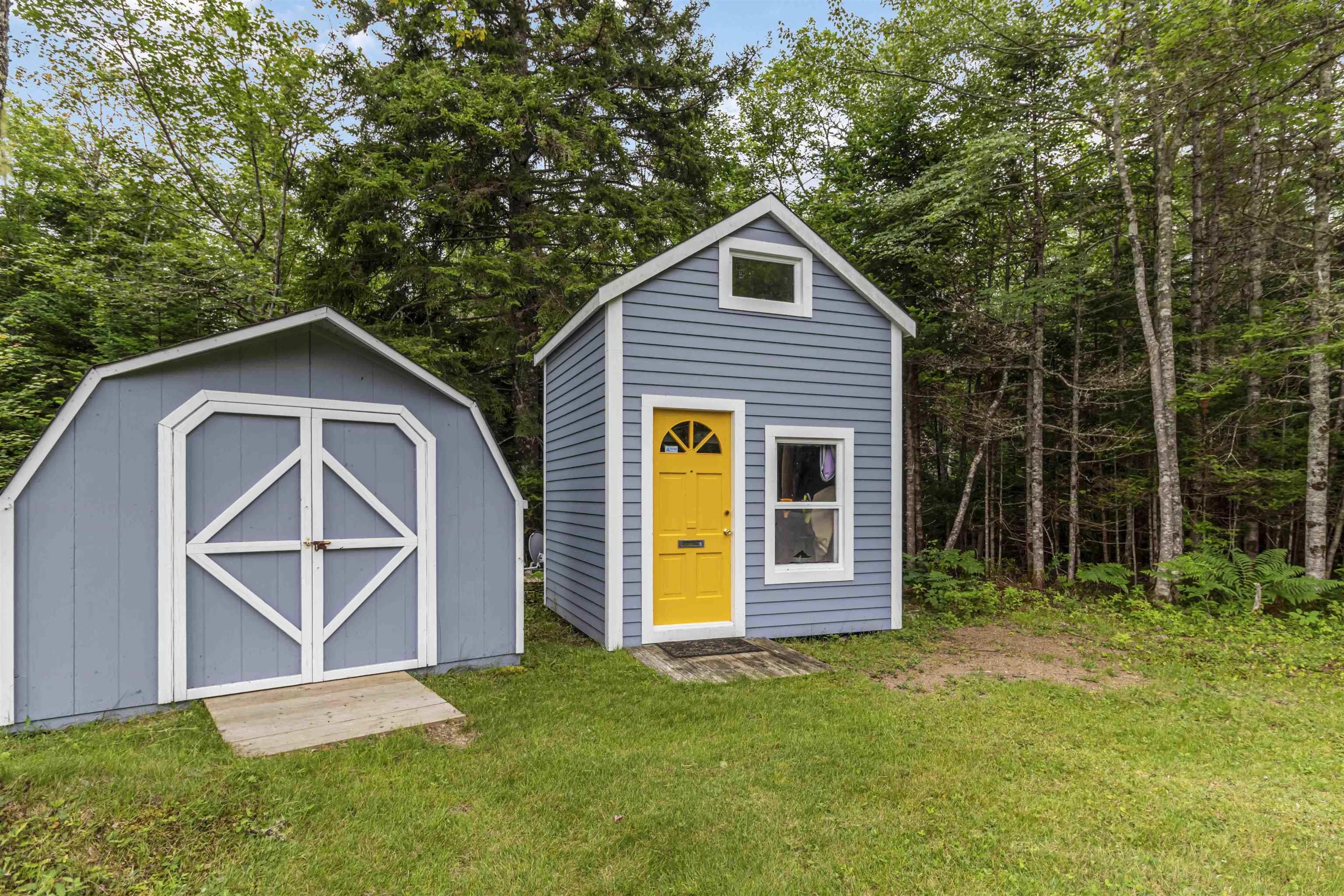 $684,900.00: 19 Mona Marie Lane, Fox Point