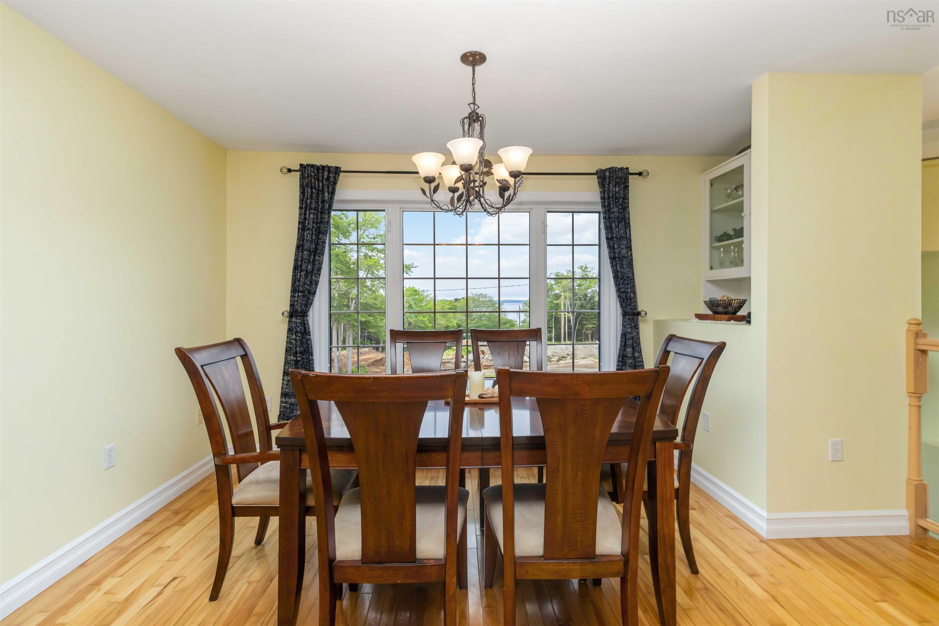 $684,900.00: 19 Mona Marie Lane, Fox Point