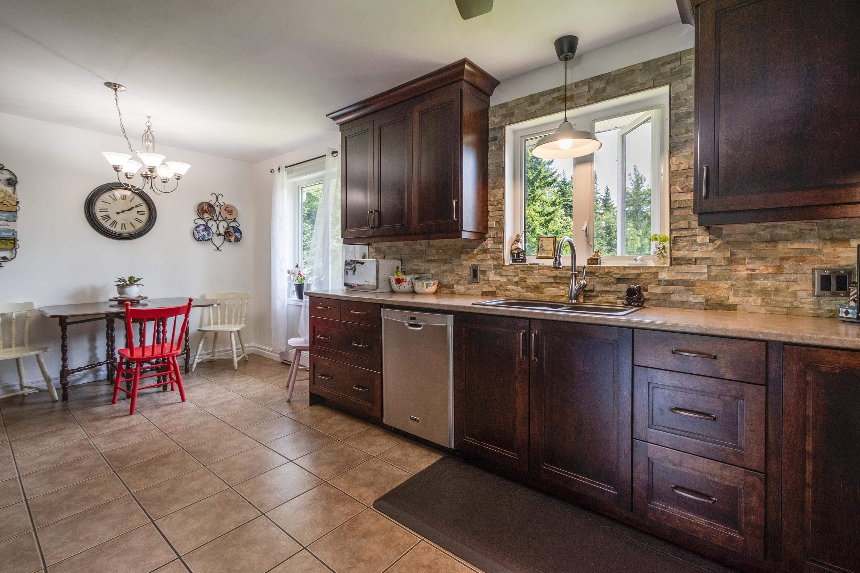 $550,000.00: 9 Jan Marie Drive, Lawrencetown