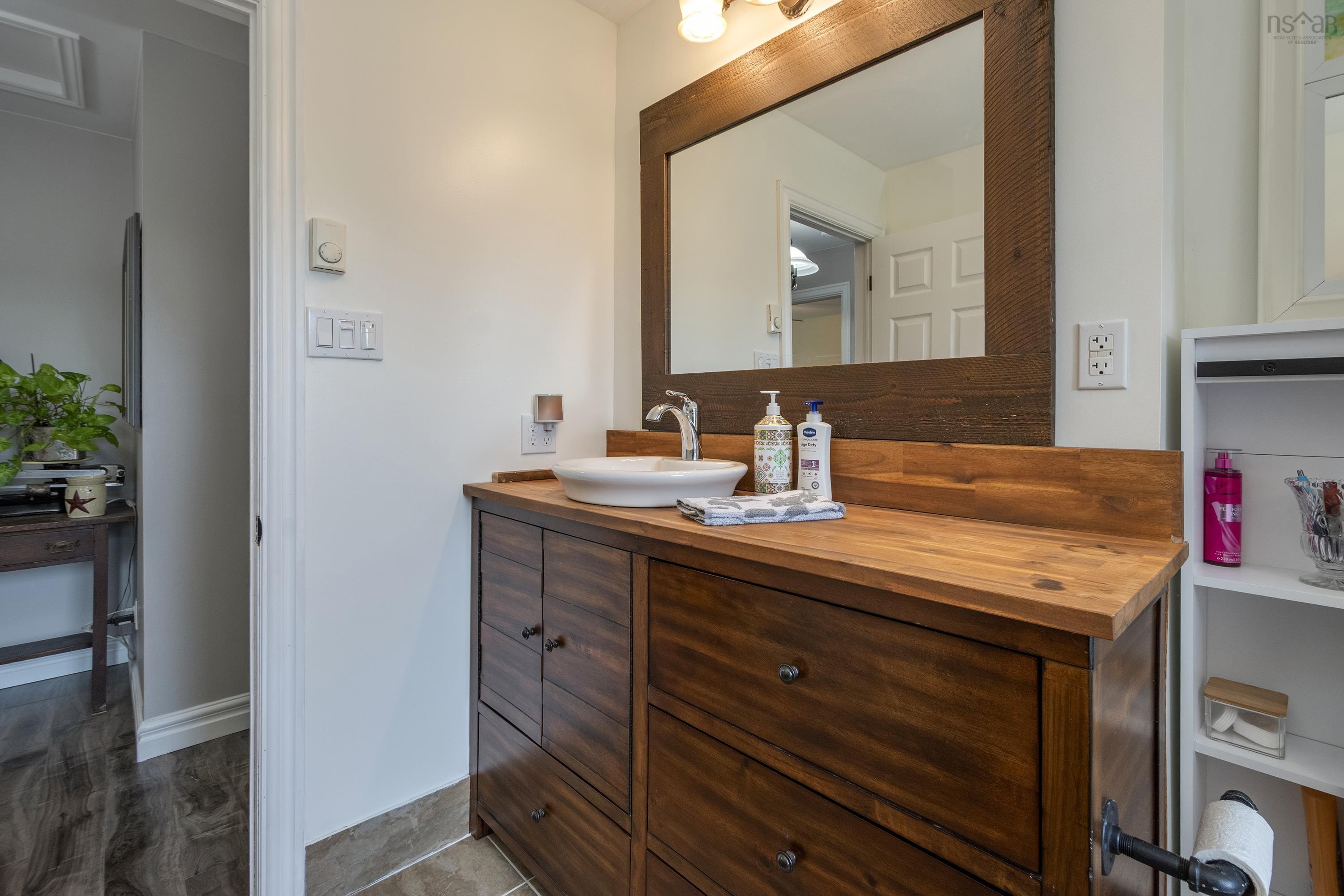 $550,000.00: 9 Jan Marie Drive, Lawrencetown