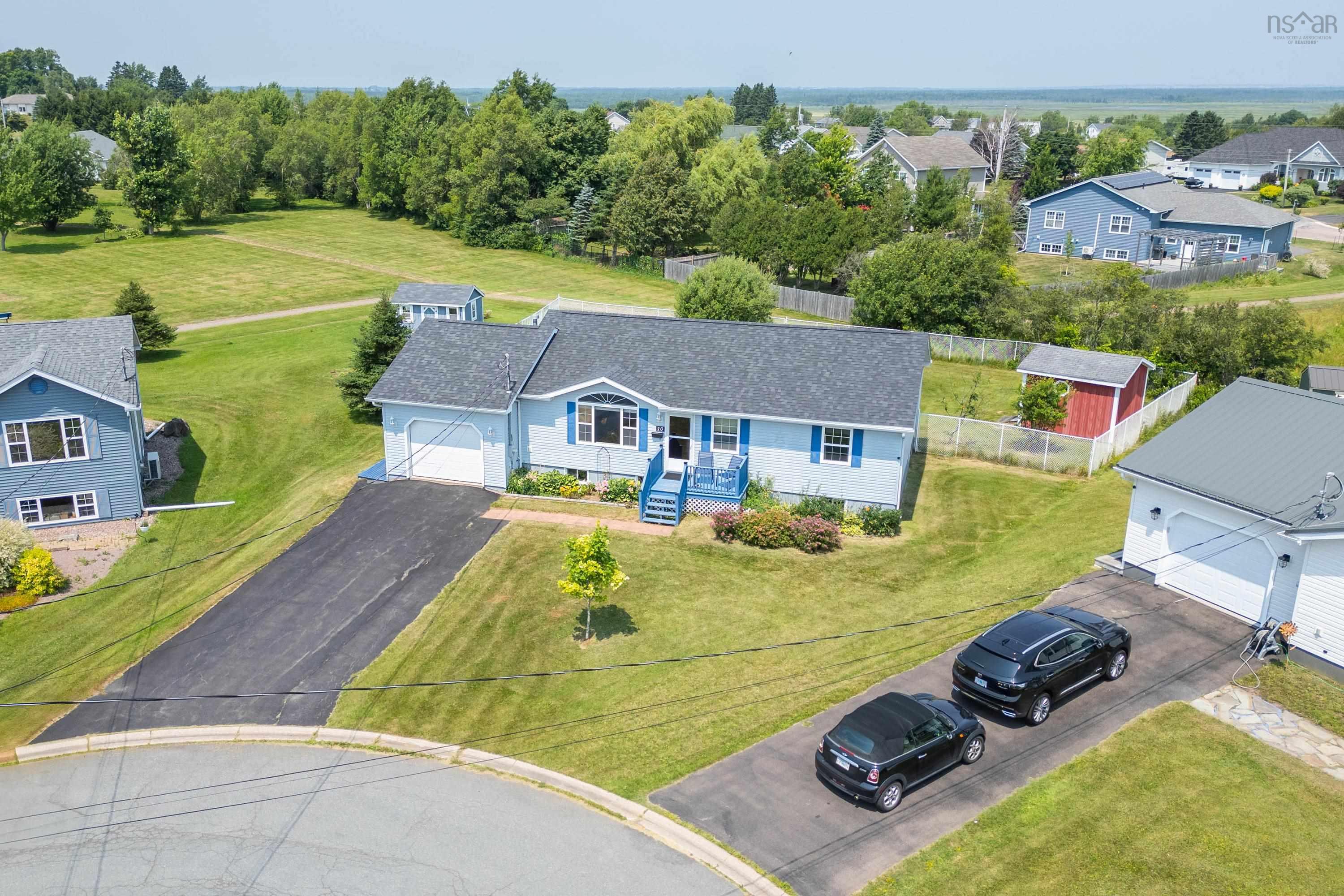 $359,900.00: 10 Garden Court, Amherst