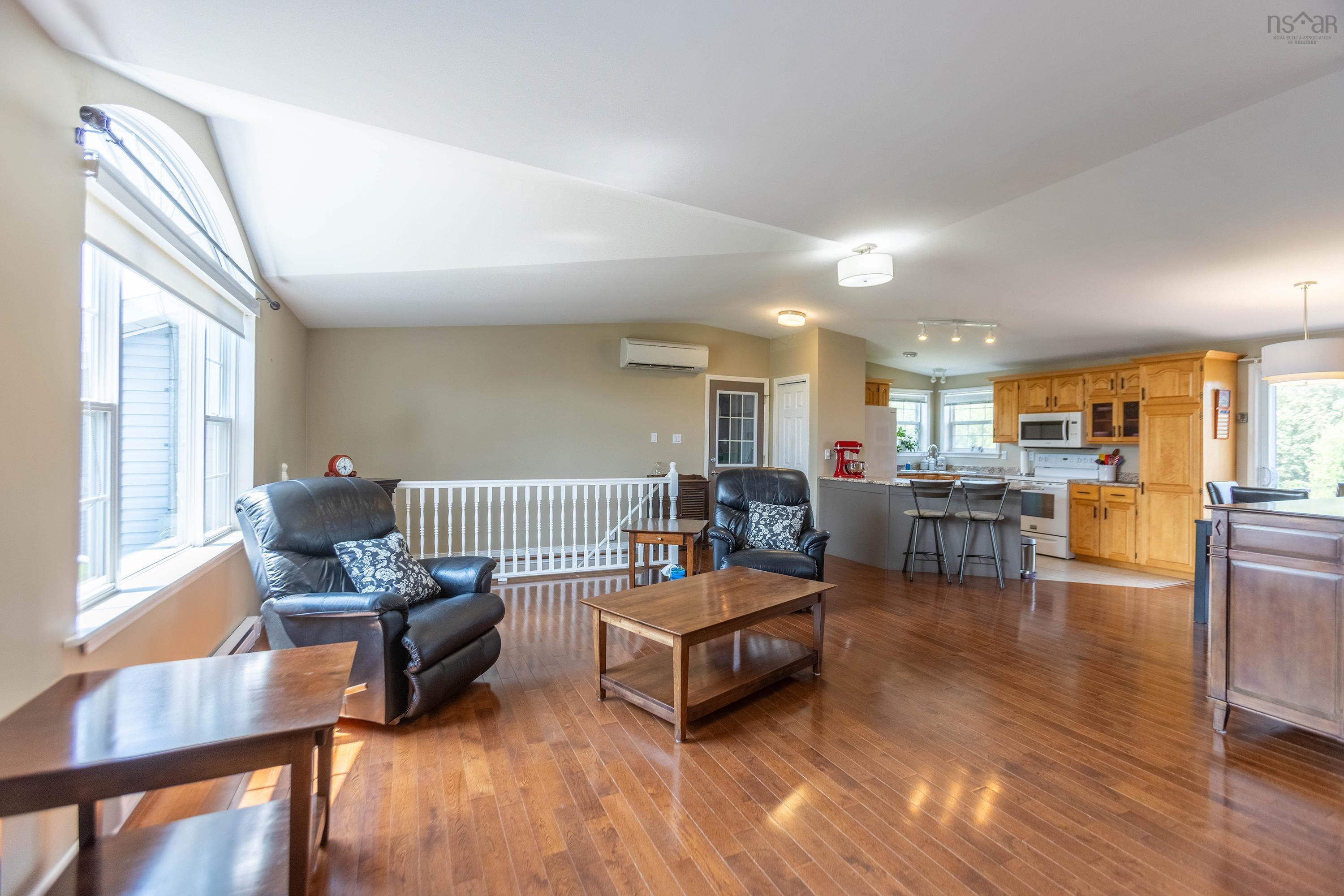 $359,900.00: 10 Garden Court, Amherst