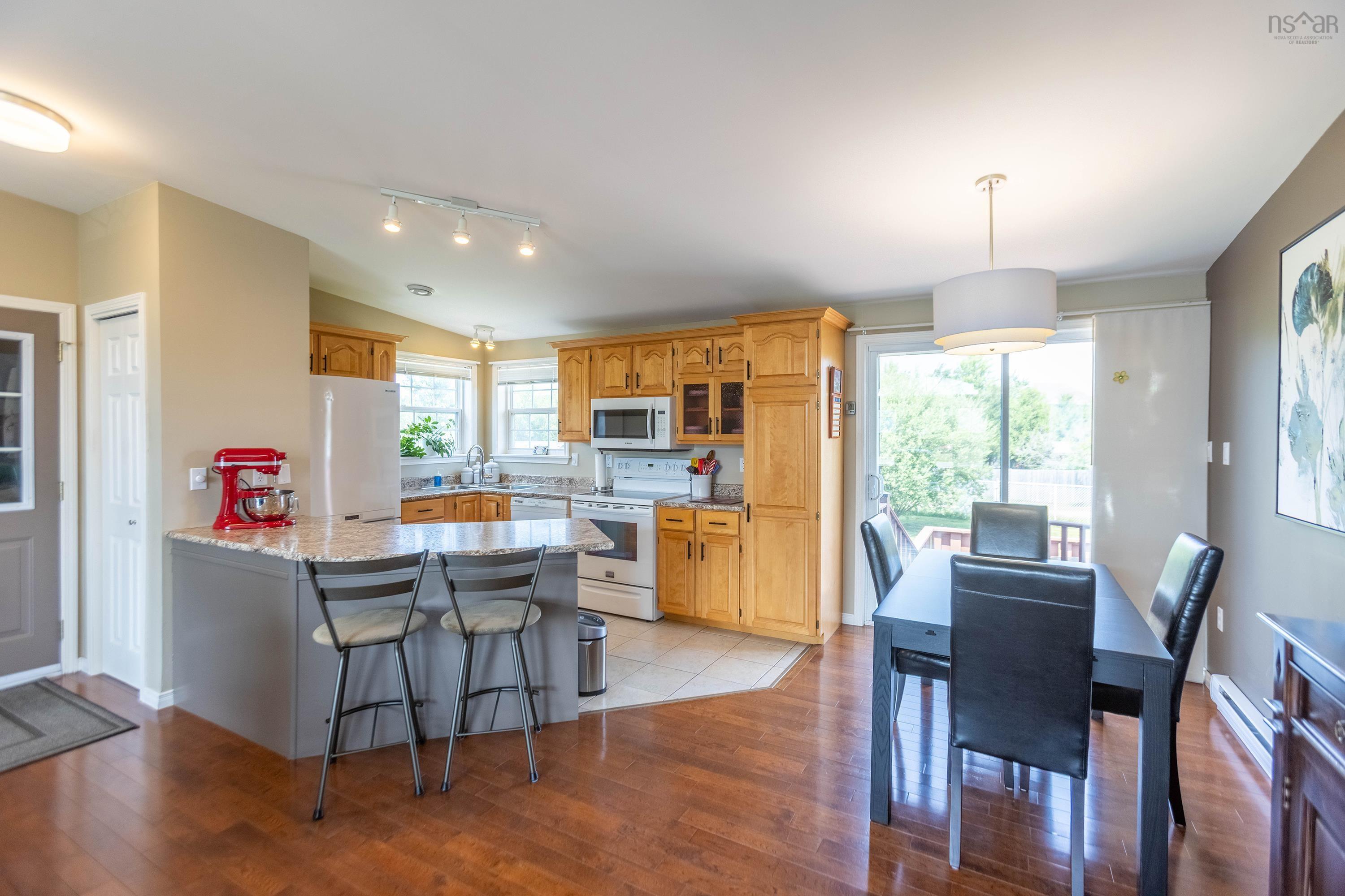 $359,900.00: 10 Garden Court, Amherst