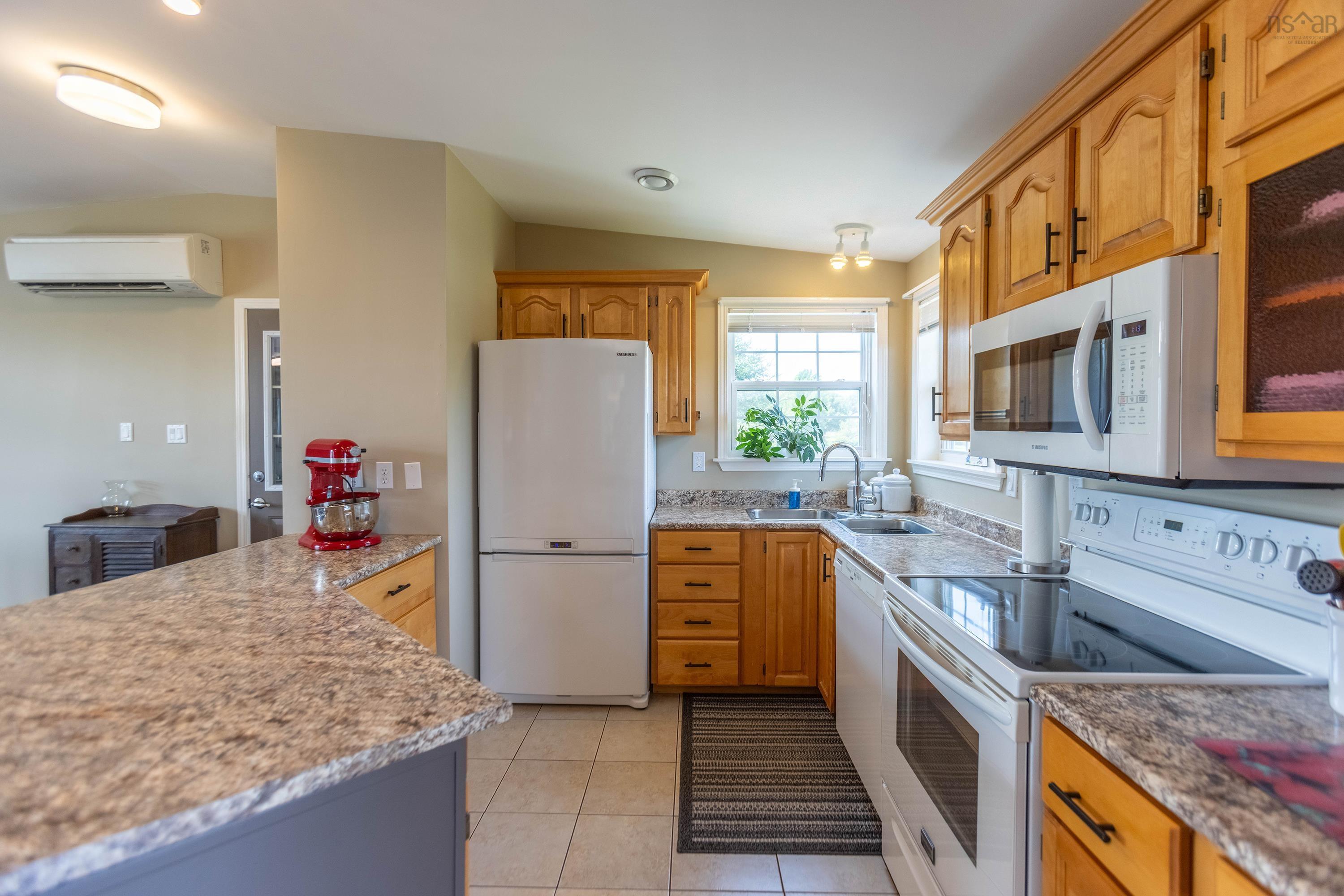 $359,900.00: 10 Garden Court, Amherst