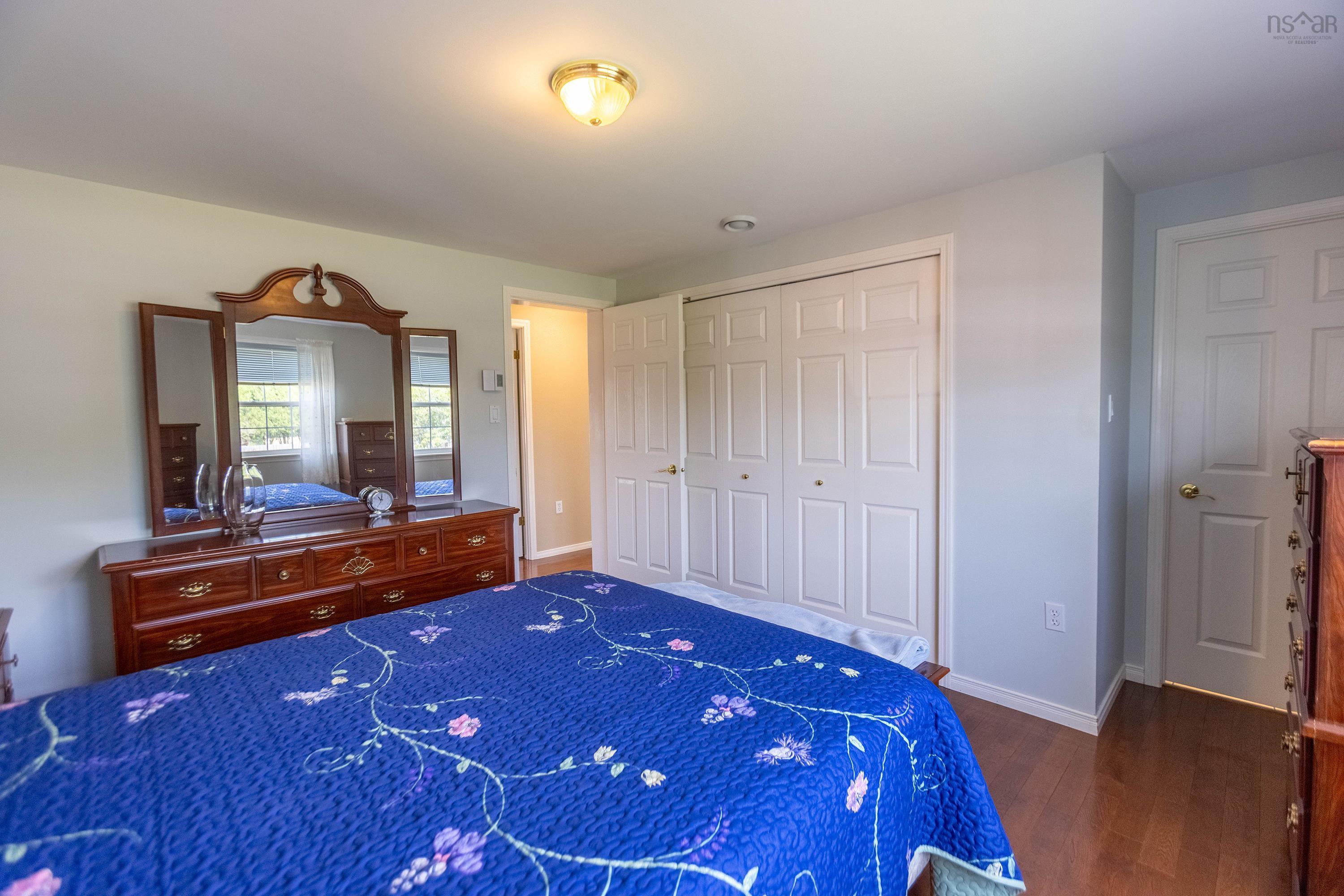 $359,900.00: 10 Garden Court, Amherst