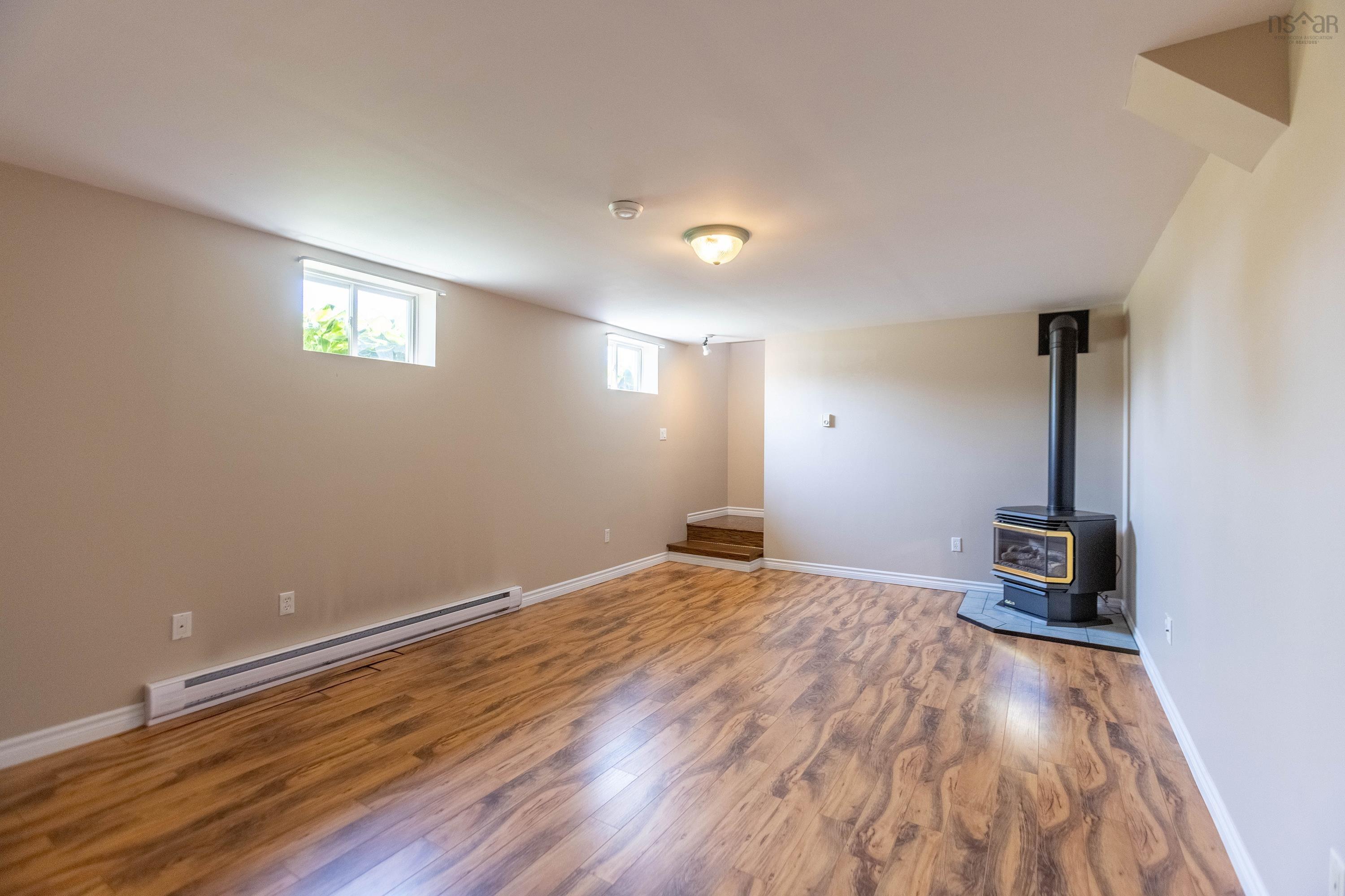 $359,900.00: 10 Garden Court, Amherst