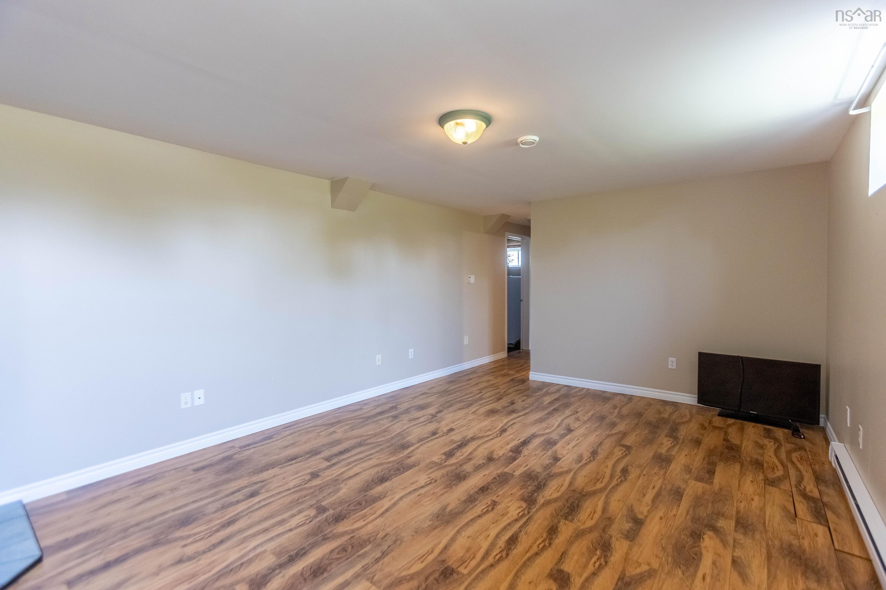 $359,900.00: 10 Garden Court, Amherst