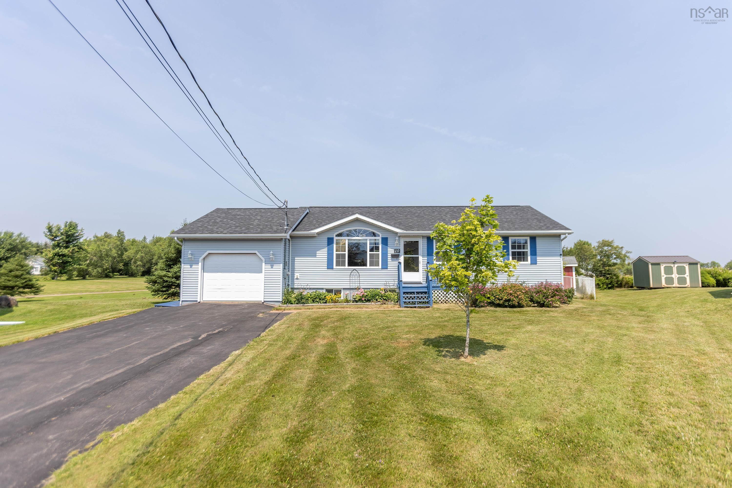 $359,900.00: 10 Garden Court, Amherst