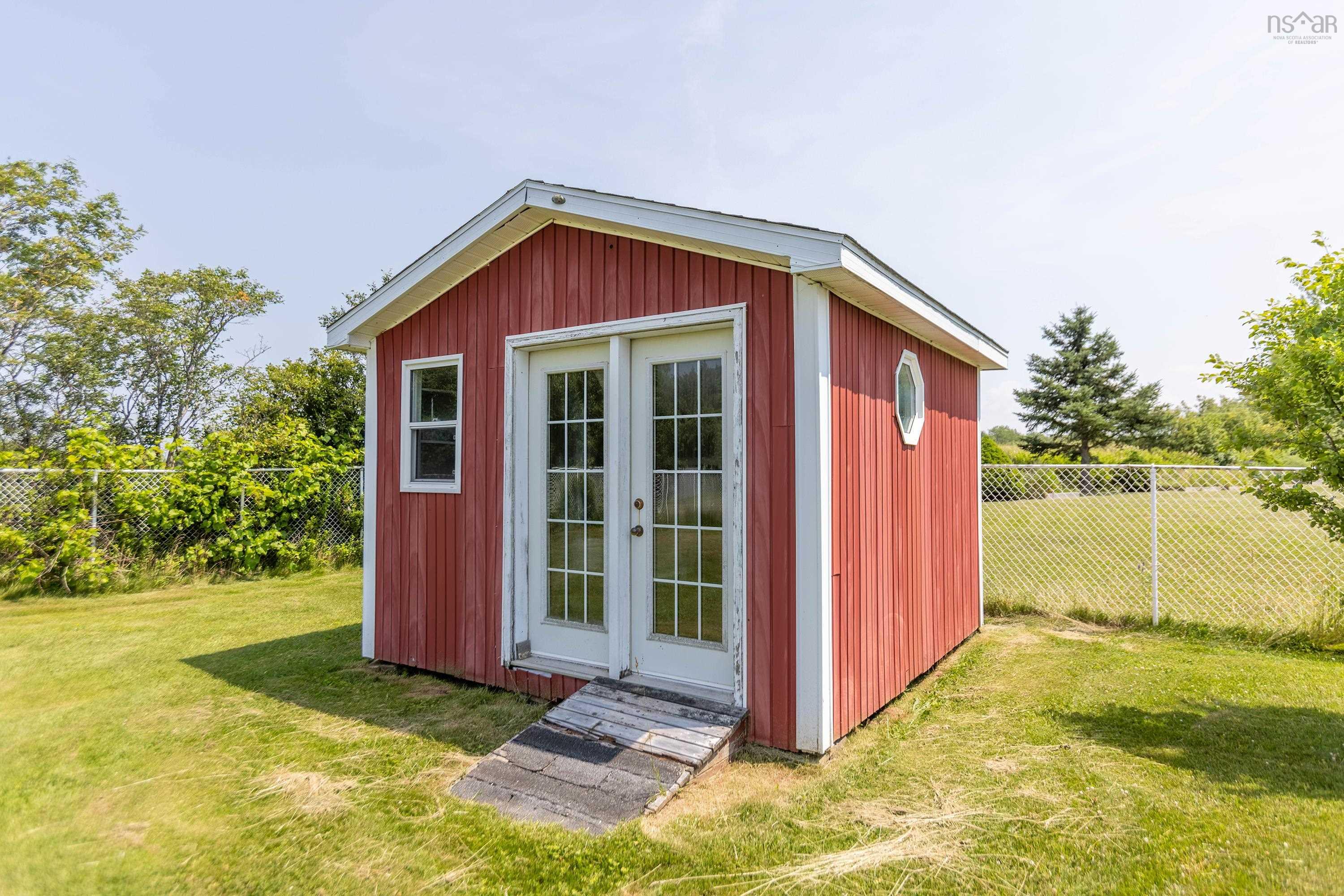 $359,900.00: 10 Garden Court, Amherst