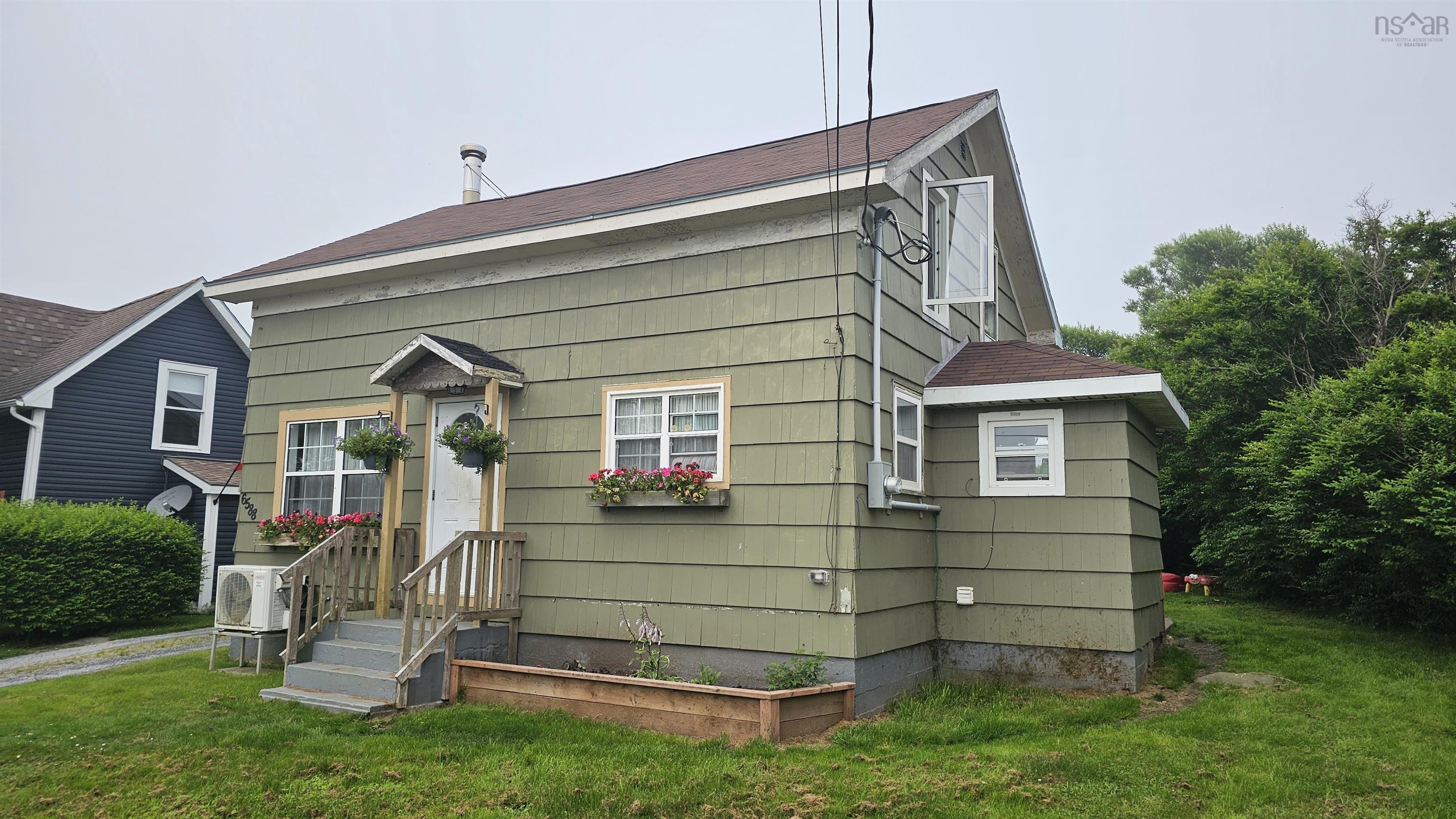 $199,000.00: 6588 Highway 3, Lower Woods Harbour