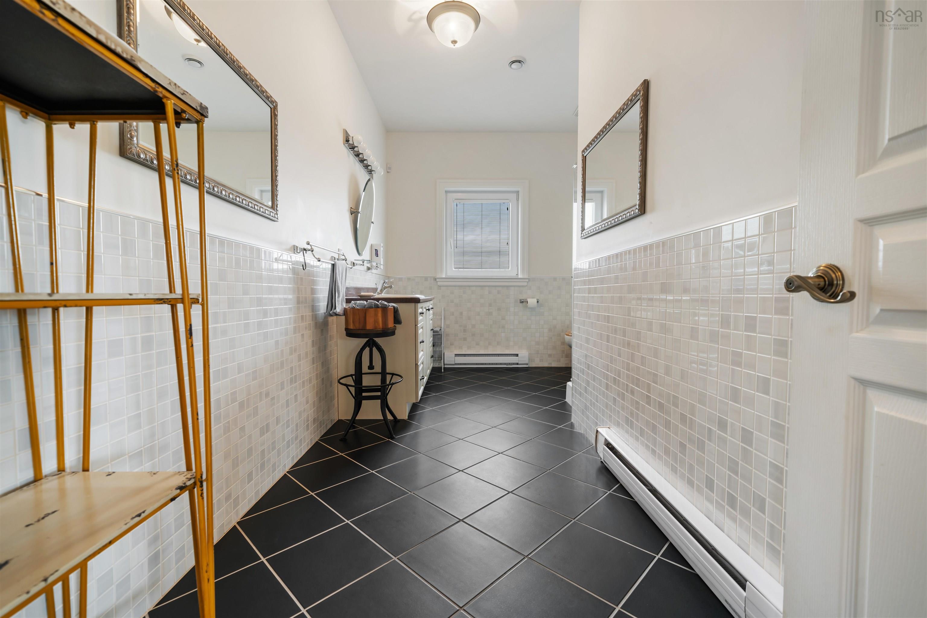 $990,000.00: 1159 South Side Harbour Road, Southside Harbour