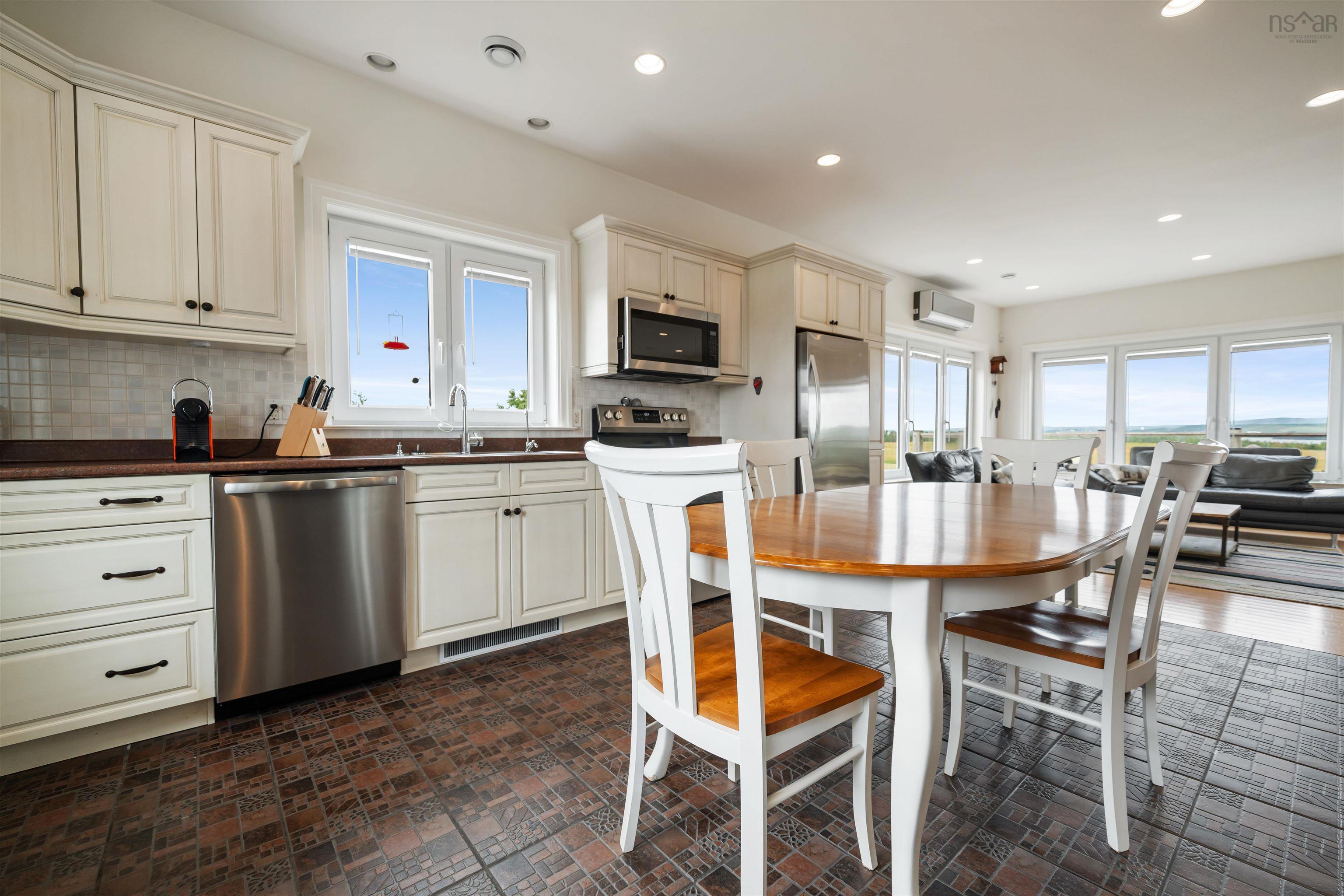 $990,000.00: 1159 South Side Harbour Road, Southside Harbour