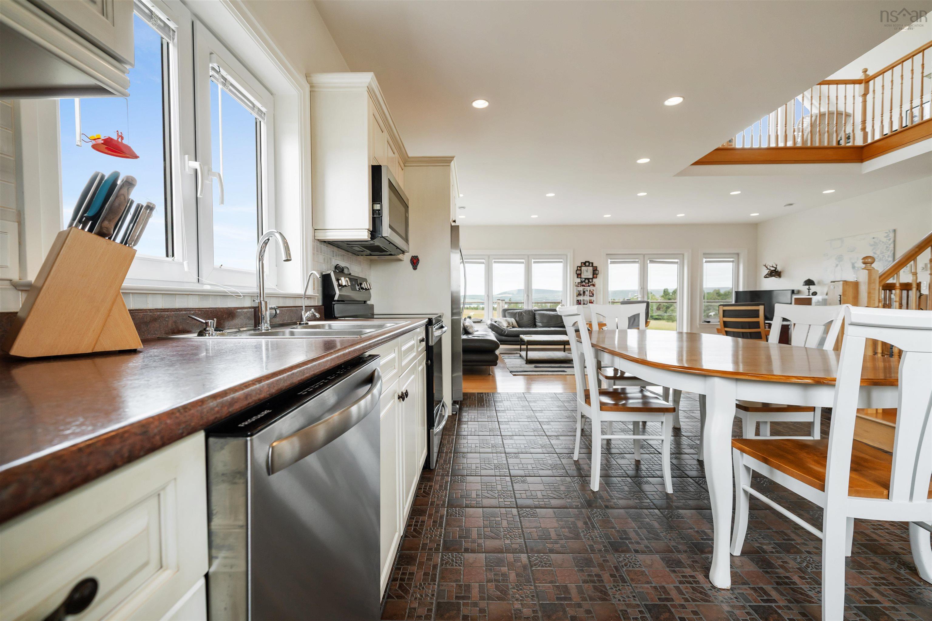 $990,000.00: 1159 South Side Harbour Road, Southside Harbour