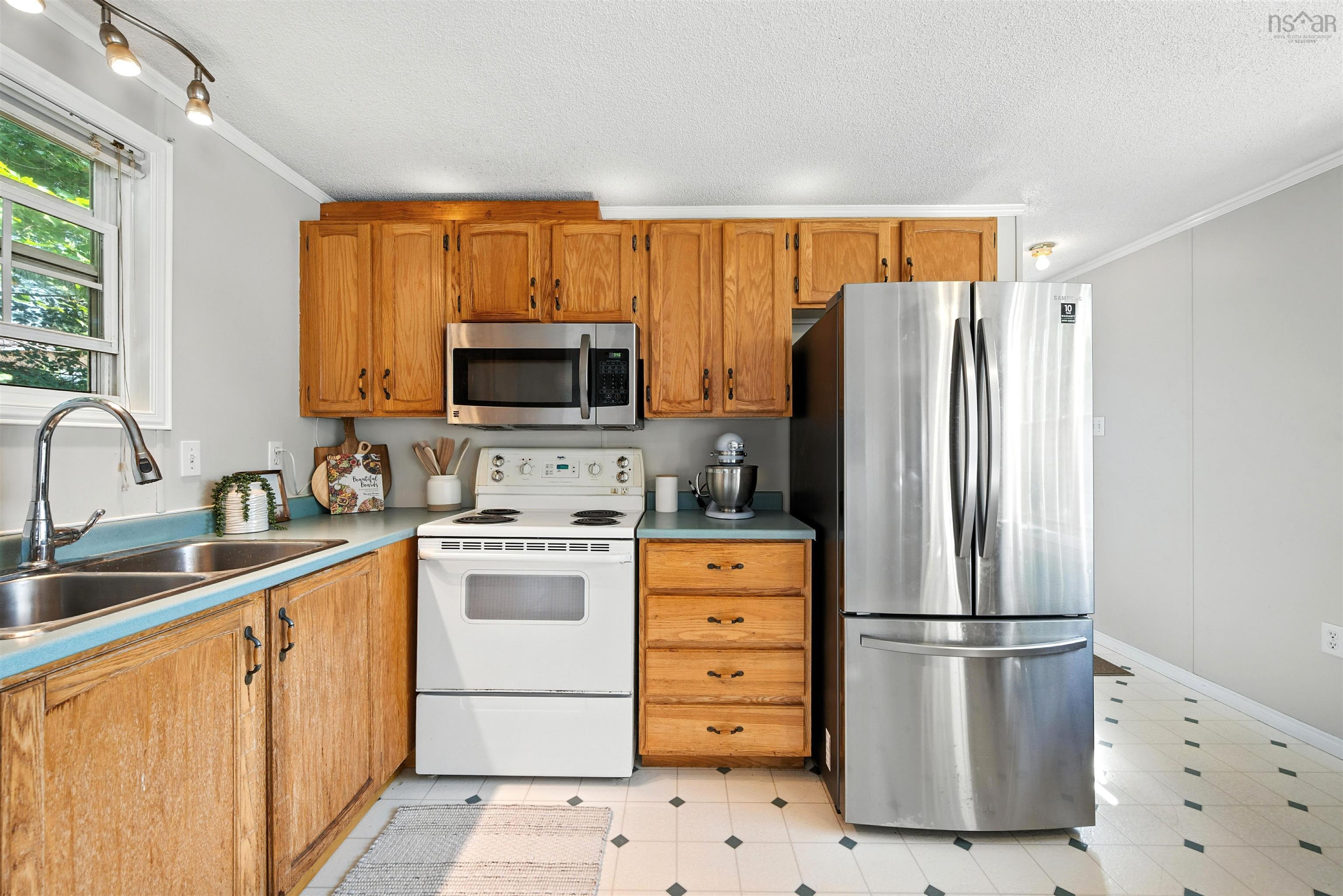 $169,900.00: 4 Lois Lane, Simms Settlement