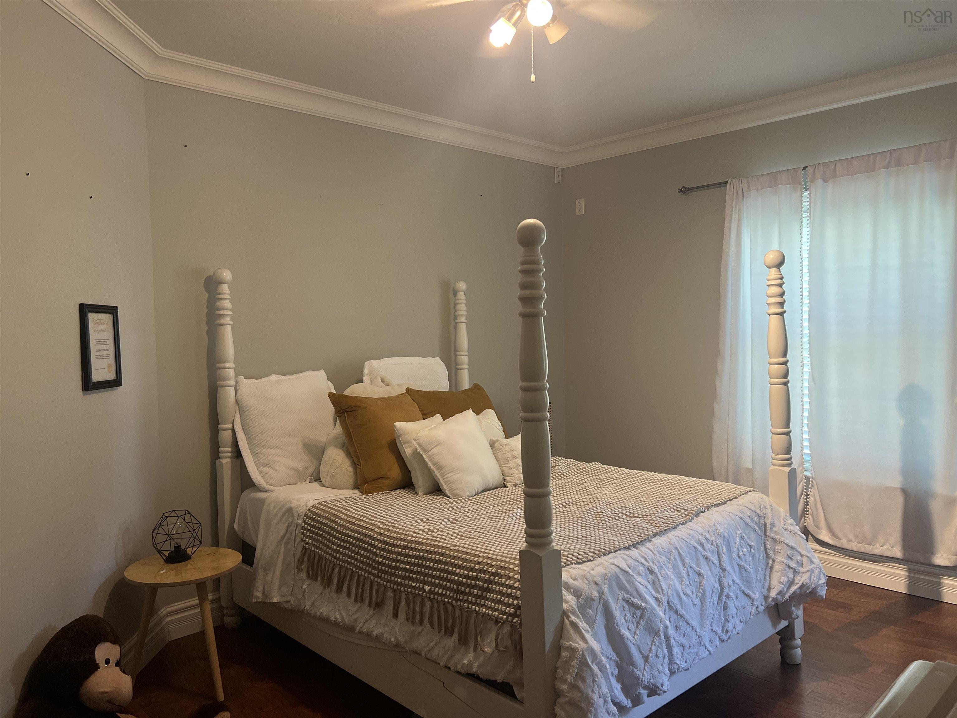 $990,000.00: 3 Eaton Drive, Valley