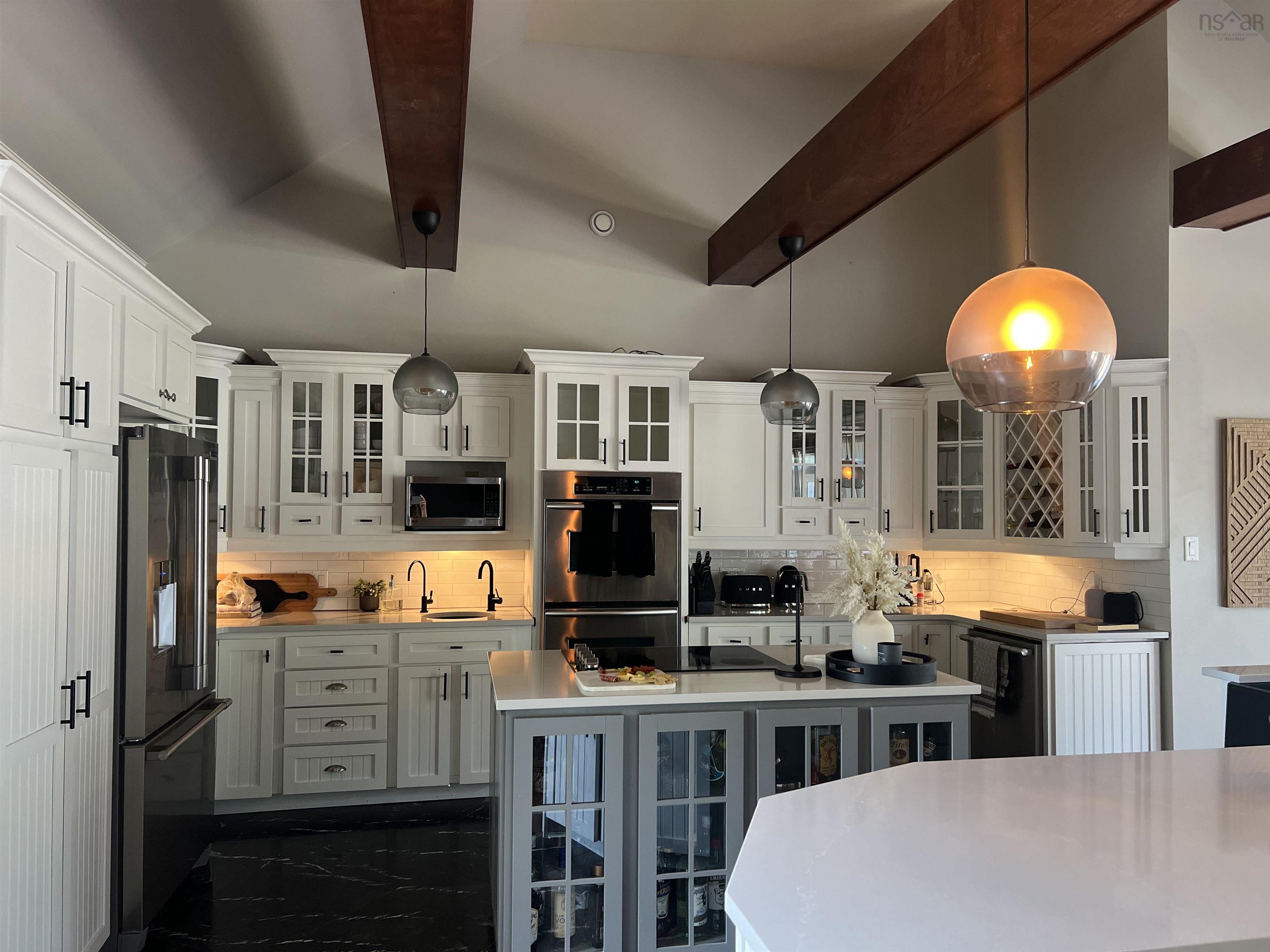 $990,000.00: 3 Eaton Drive, Valley