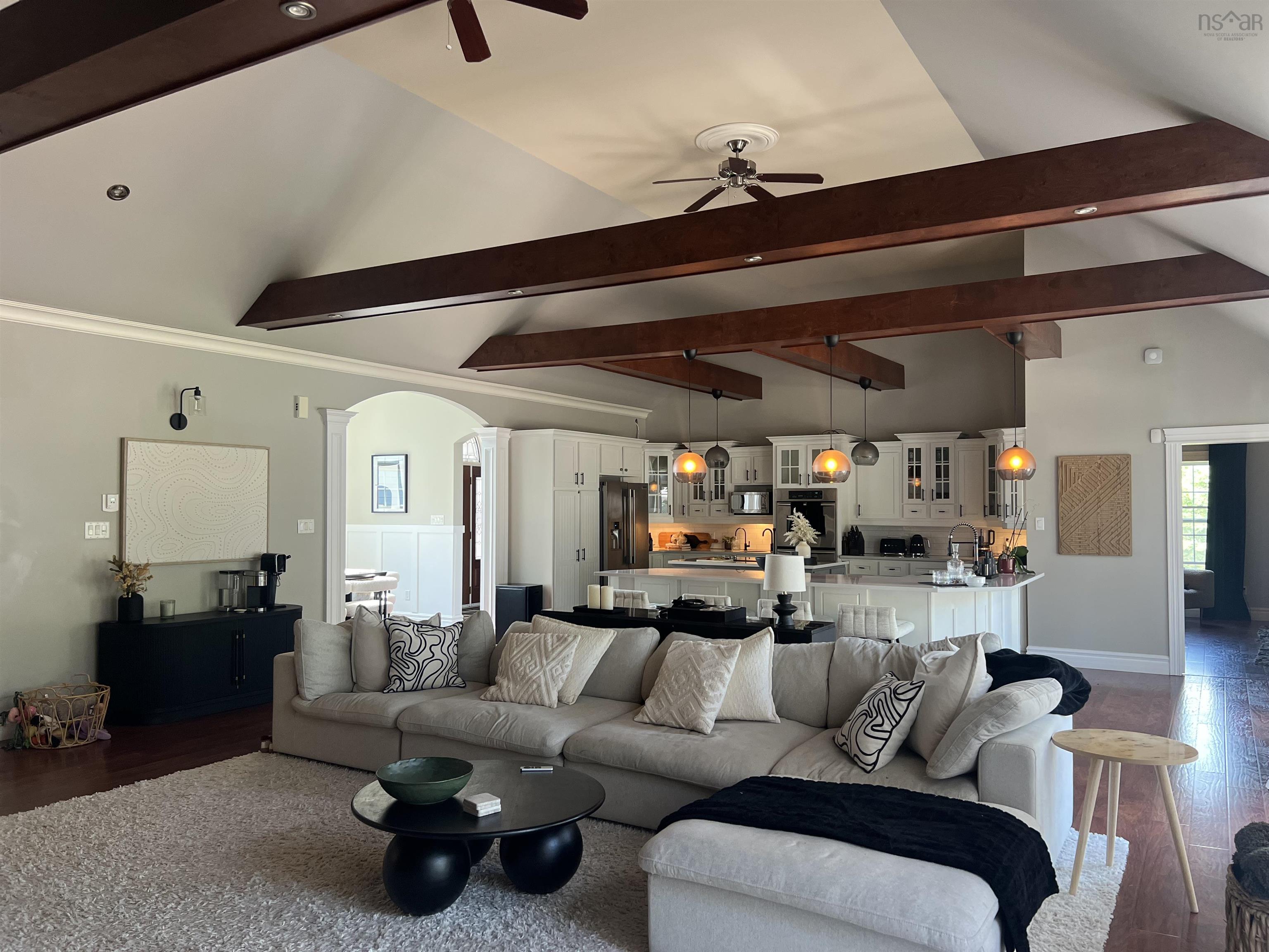 $990,000.00: 3 Eaton Drive, Valley