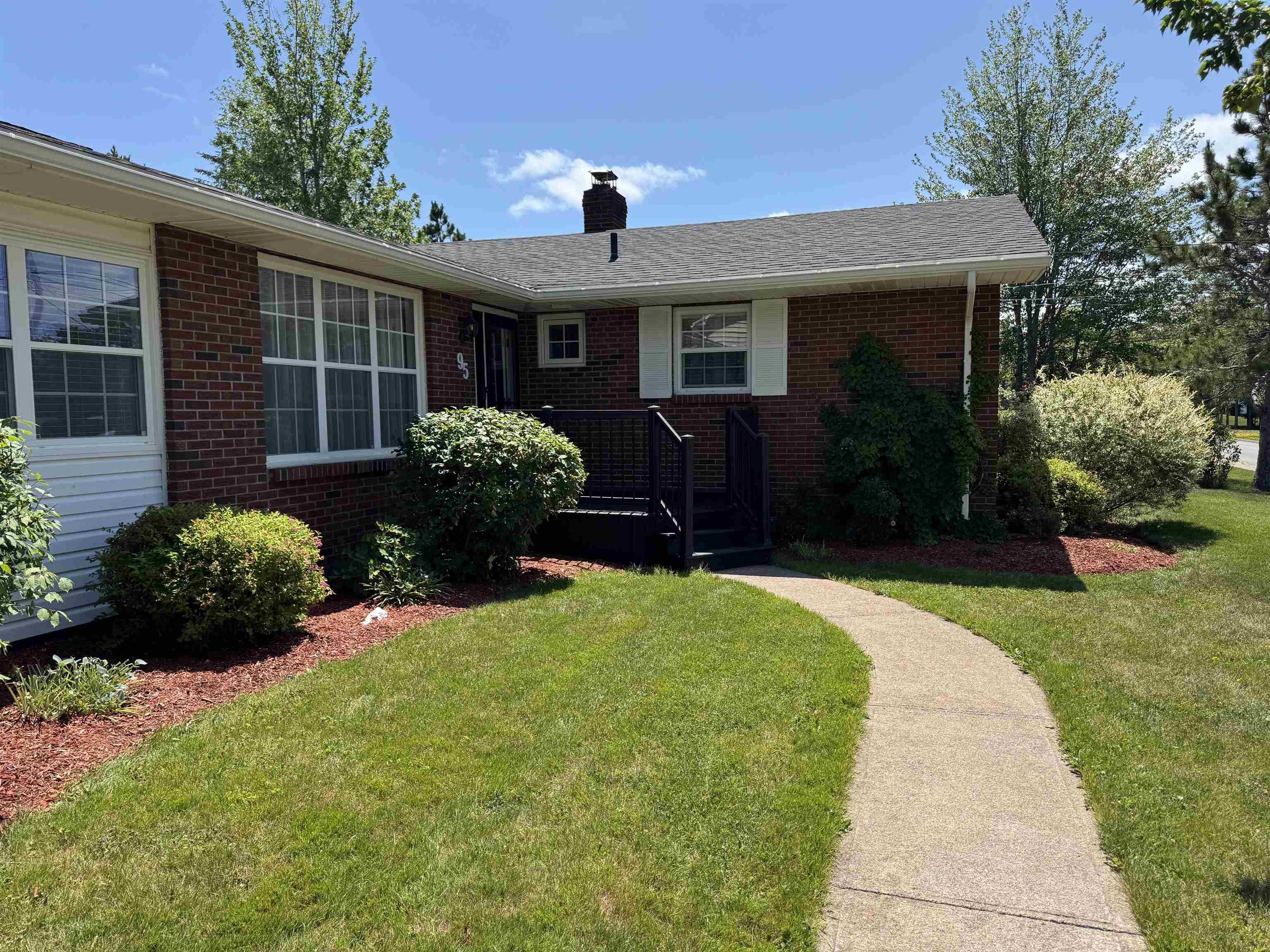 $485,000.00: 95 Poplar Street, Stellarton