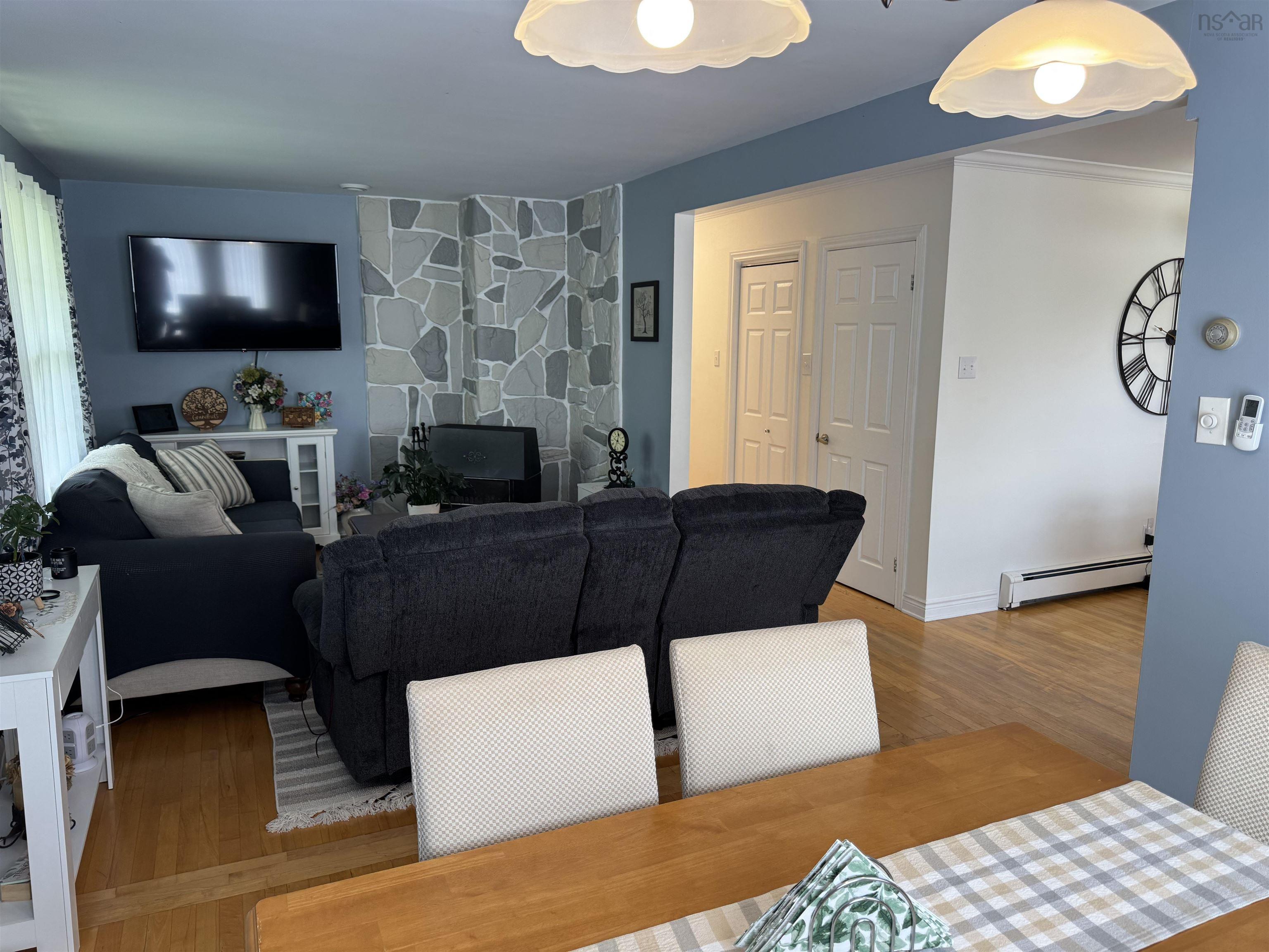 $485,000.00: 95 Poplar Street, Stellarton