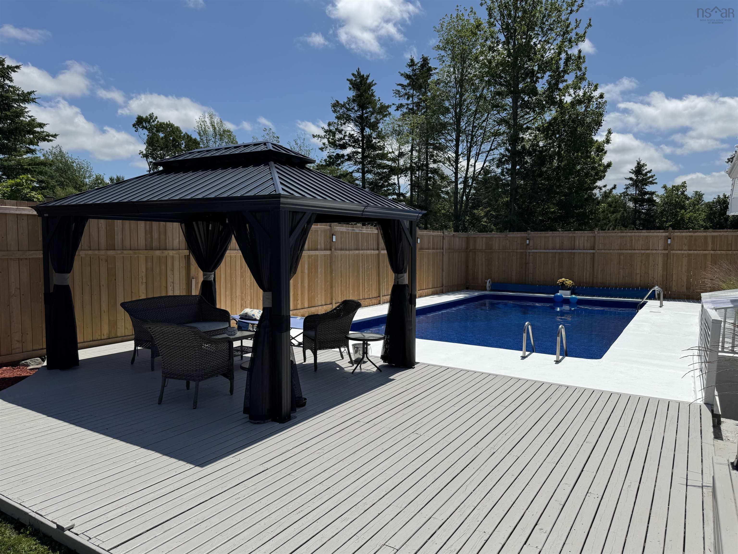 $485,000.00: 95 Poplar Street, Stellarton
