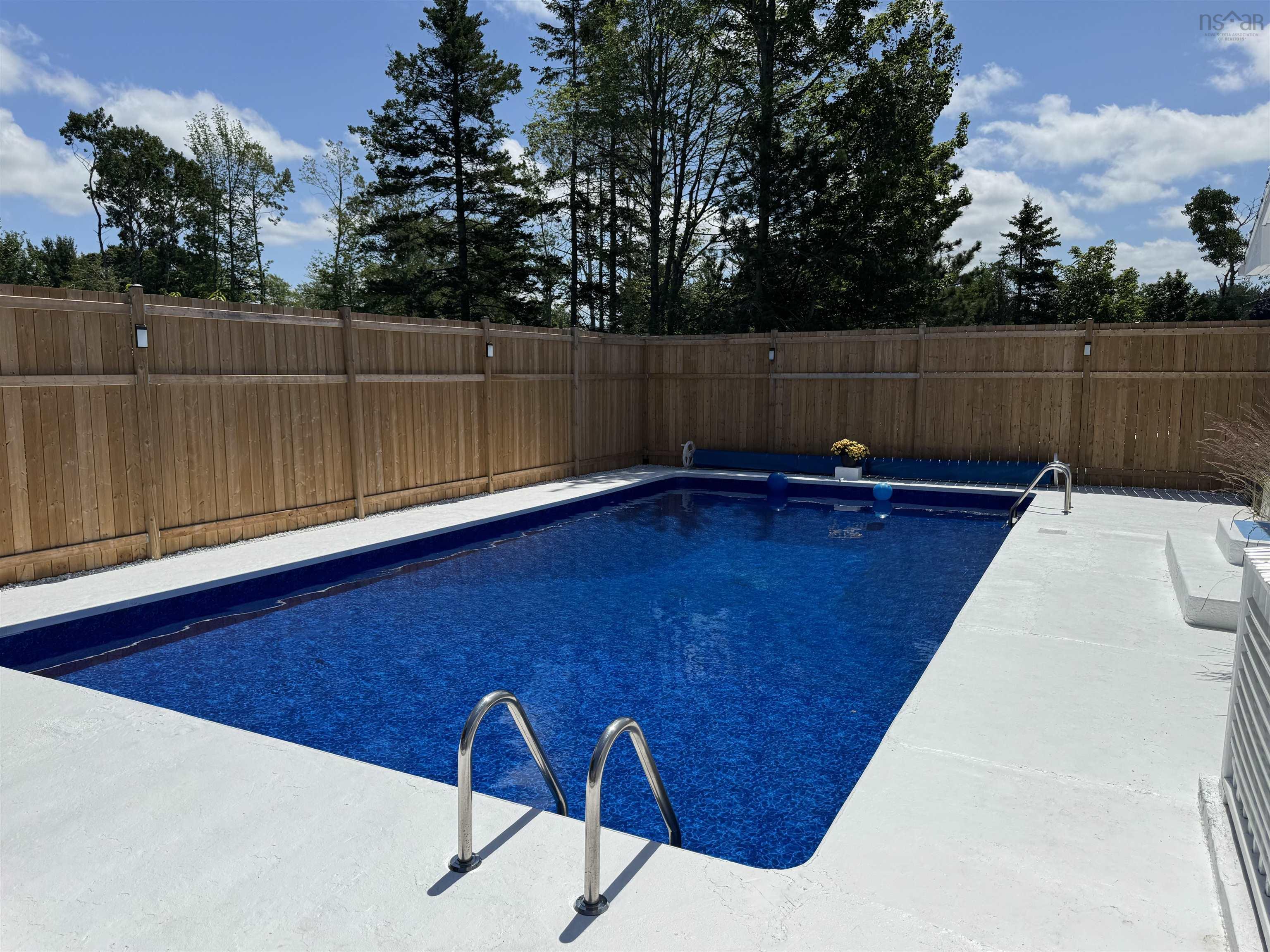 $485,000.00: 95 Poplar Street, Stellarton