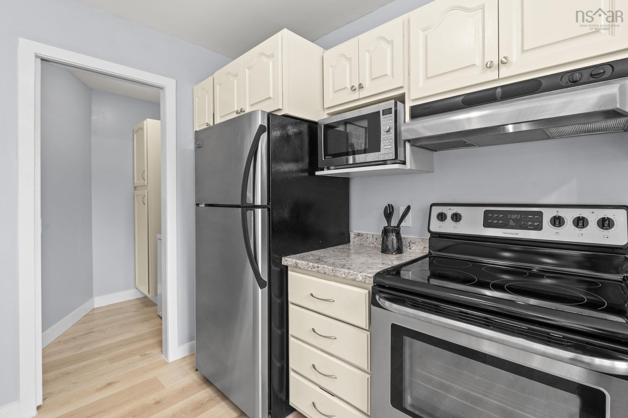 $399,900.00: 47 Armoyan Drive, Lower Sackville