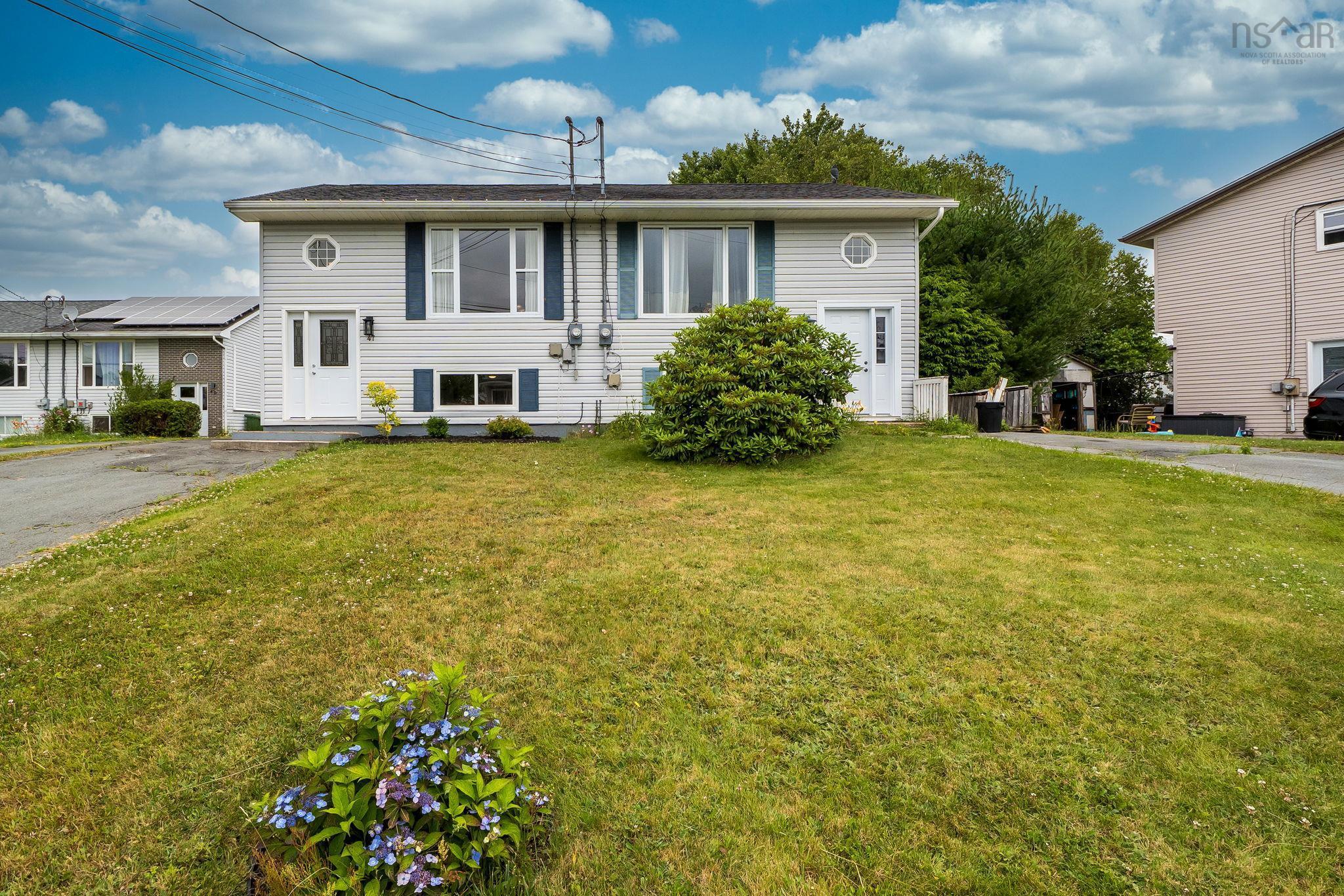 $399,900.00: 47 Armoyan Drive, Lower Sackville