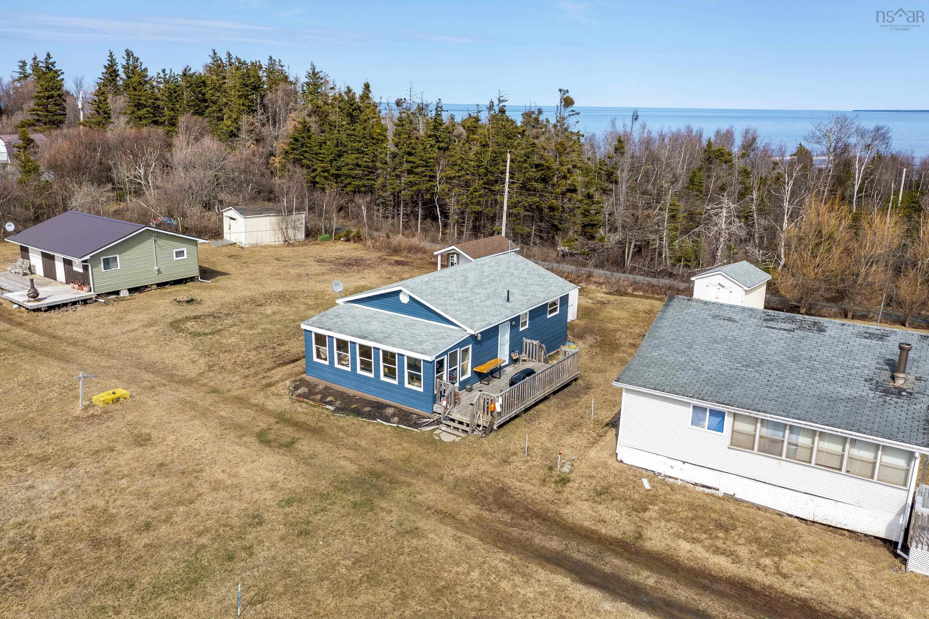 $325,000.00: 46 Sunset Drive, Caribou Island