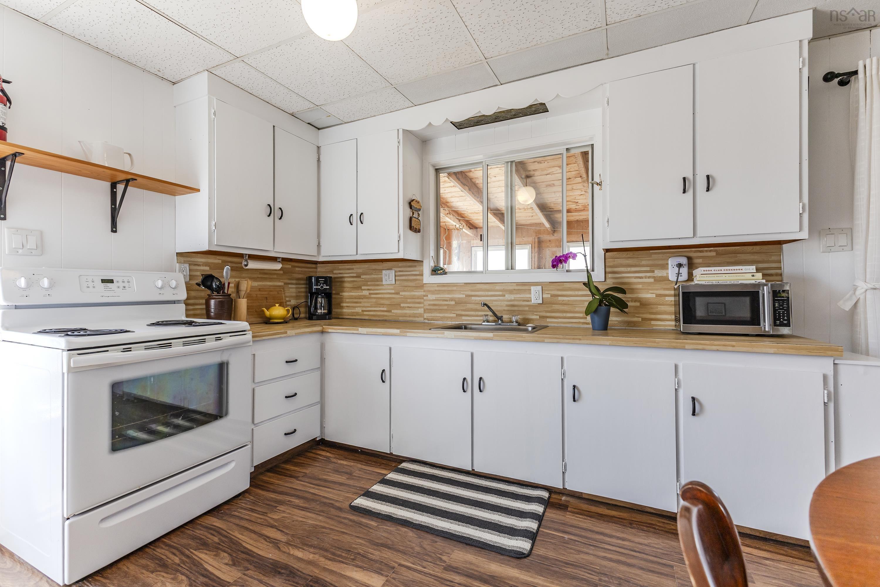 $325,000.00: 46 Sunset Drive, Caribou Island