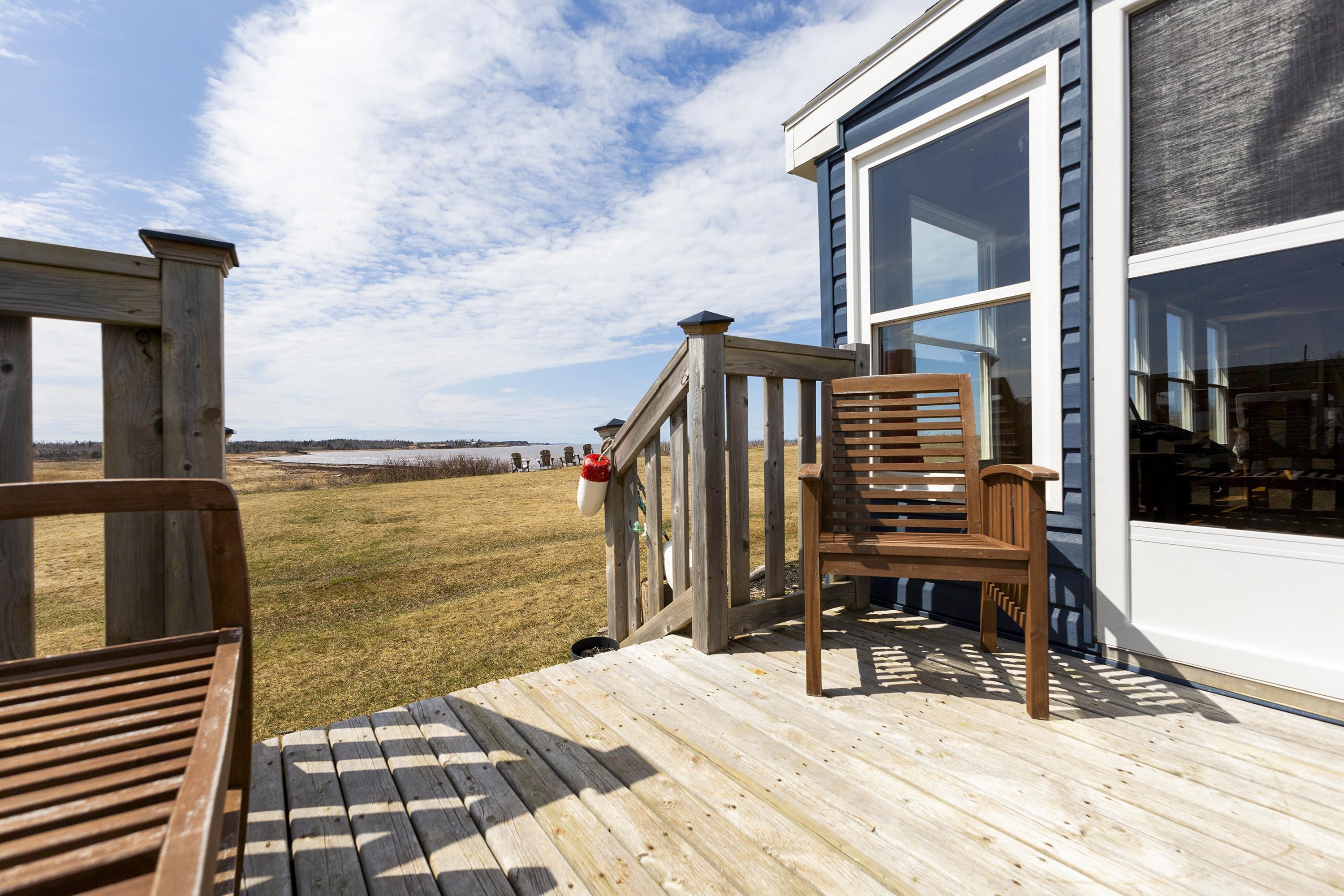 $325,000.00: 46 Sunset Drive, Caribou Island